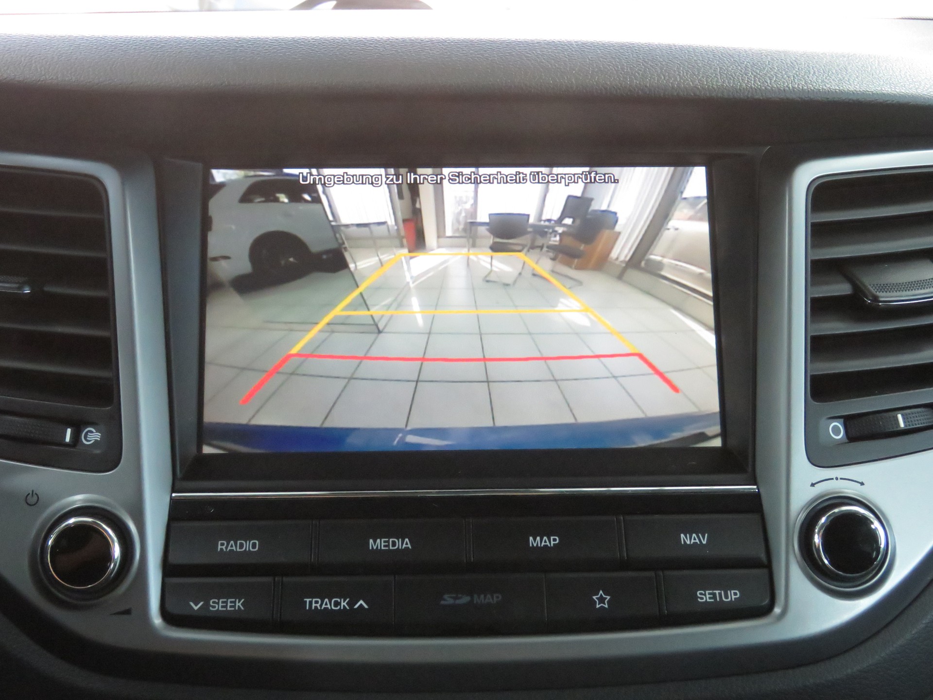 HYUNDAI Tucson 1.6 TGDI Plena 4WD Automatic-image-19