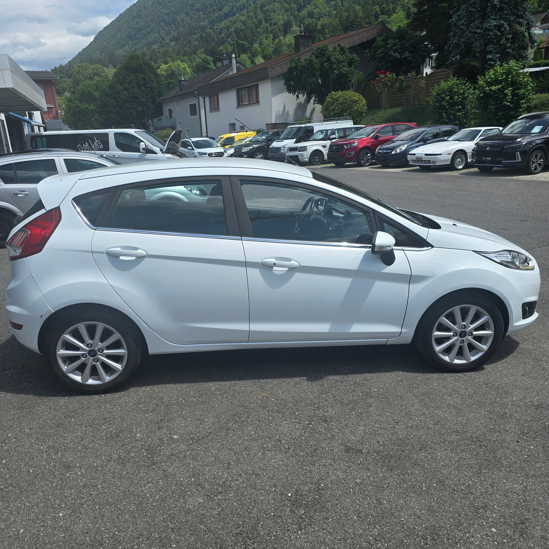 FORD Fiesta 1.0 EcoB 125 Titanium-image-2