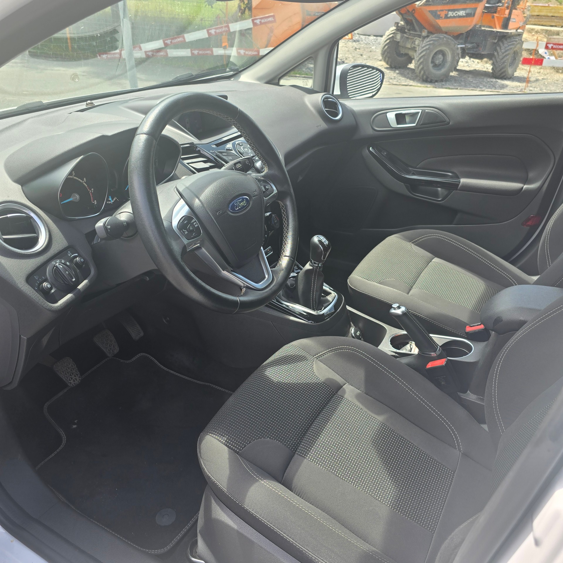 FORD Fiesta 1.0 EcoB 125 Titanium-image-6