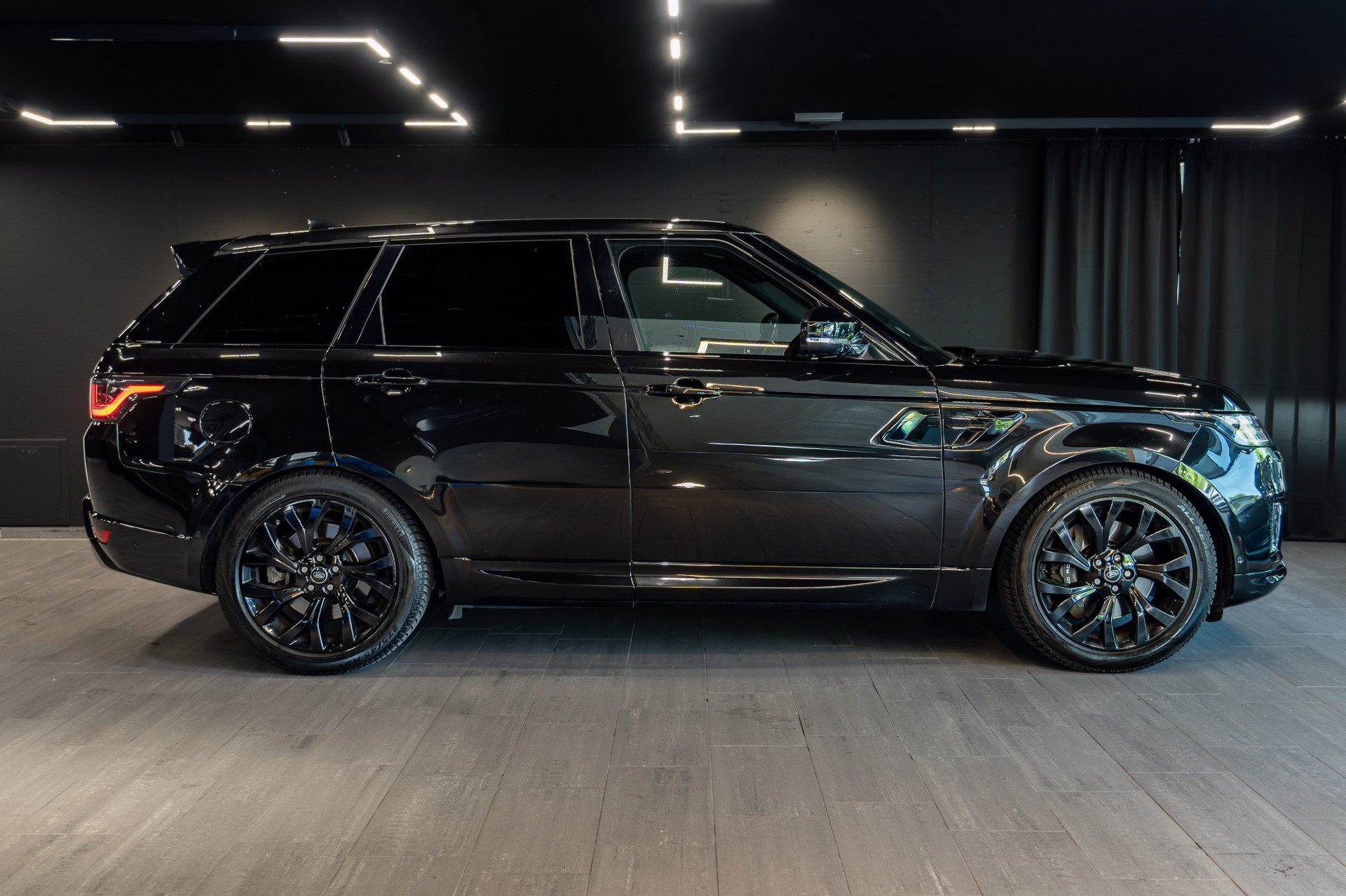 LAND ROVER Range Rover Sport 5.0 V8 S/C HSE Dynamic Automatic-image-4