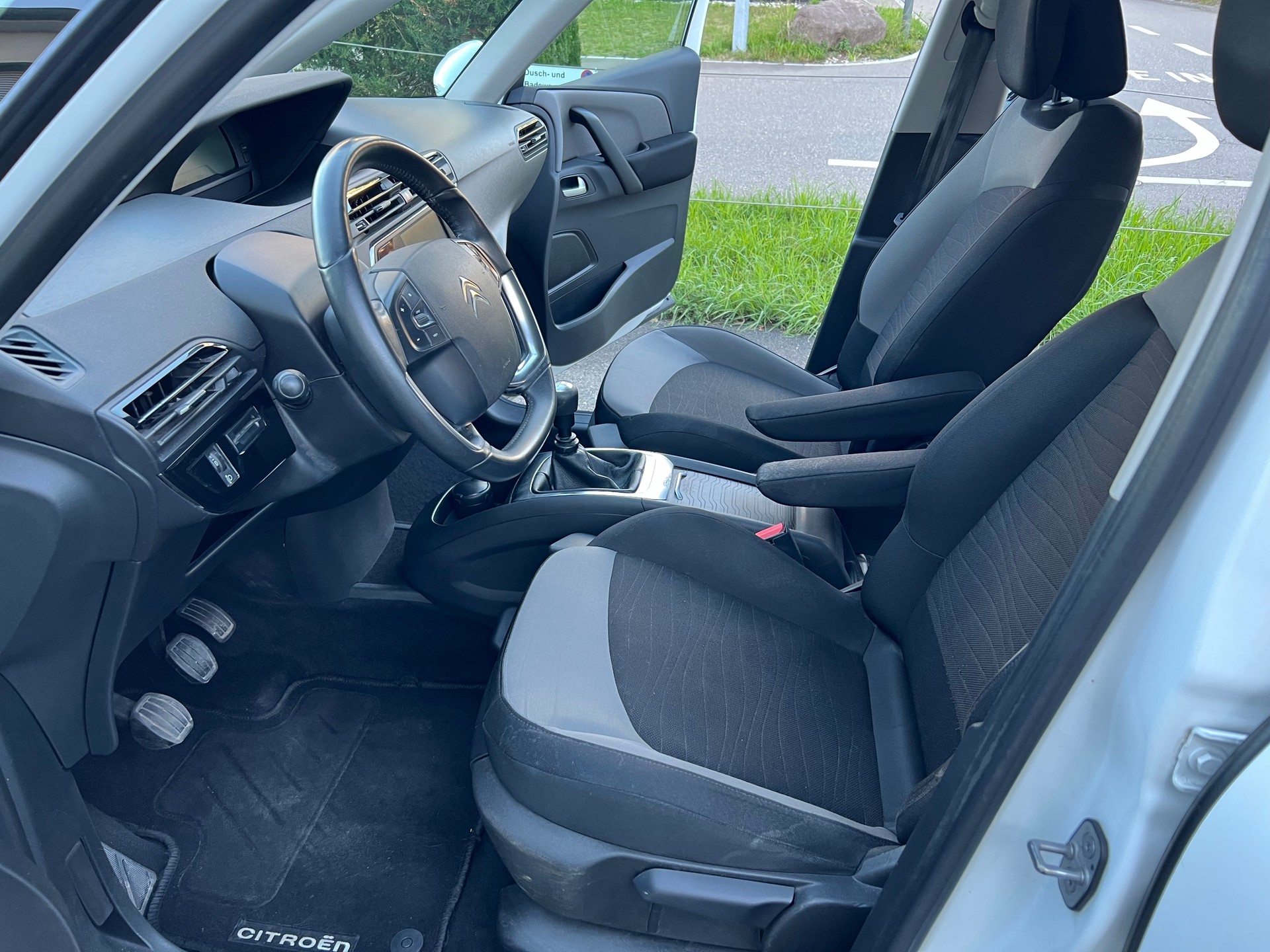 CITROEN Grand C4 Picasso 1.6 e-HDi Exclusive-image-9
