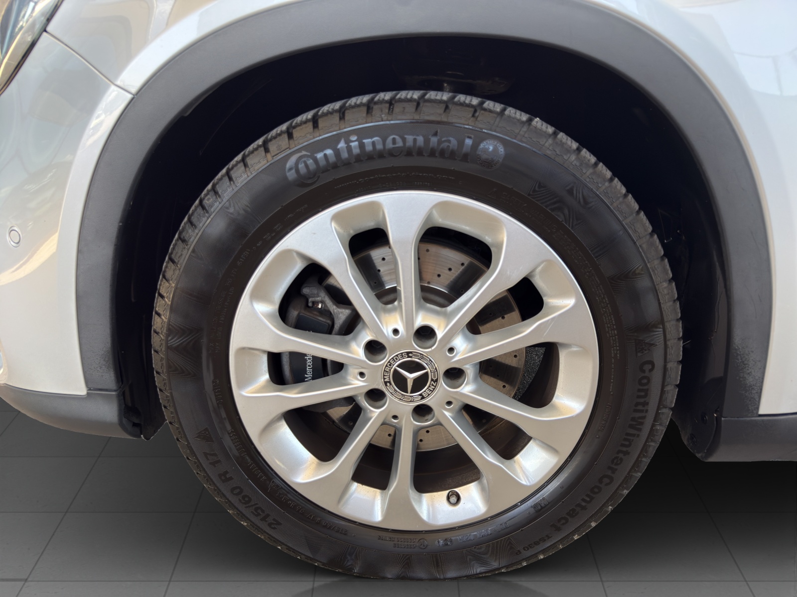 MERCEDES-BENZ GLA 250 AMG Line 4Matic-image-5