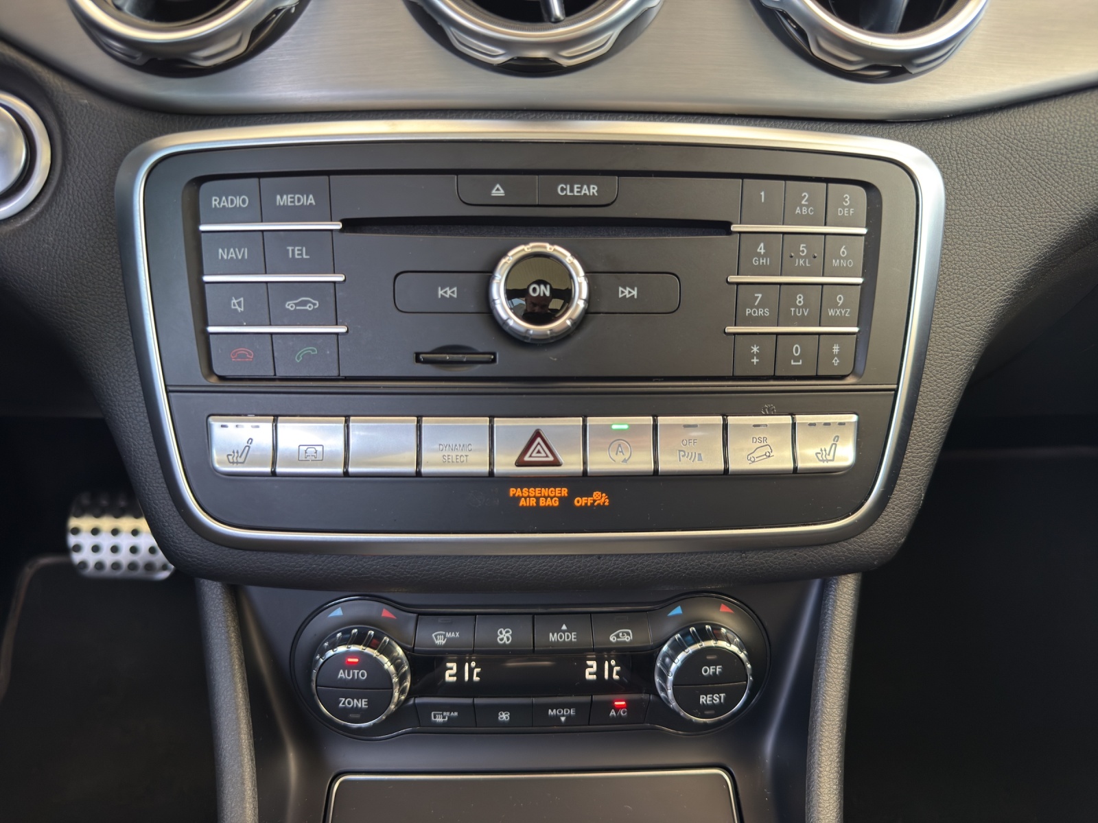 MERCEDES-BENZ GLA 250 AMG Line 4Matic-image-11