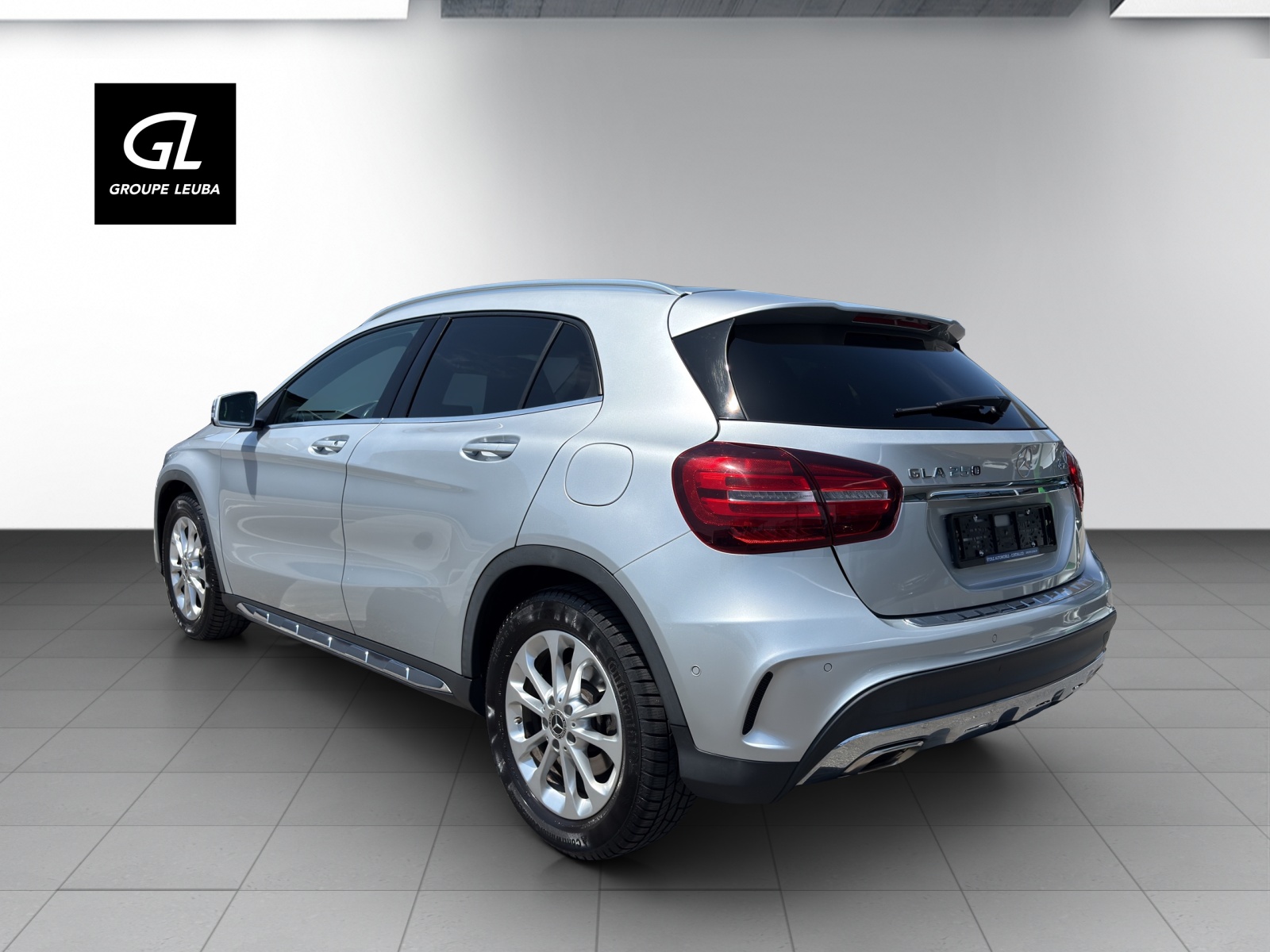 MERCEDES-BENZ GLA 250 AMG Line 4Matic-image-1