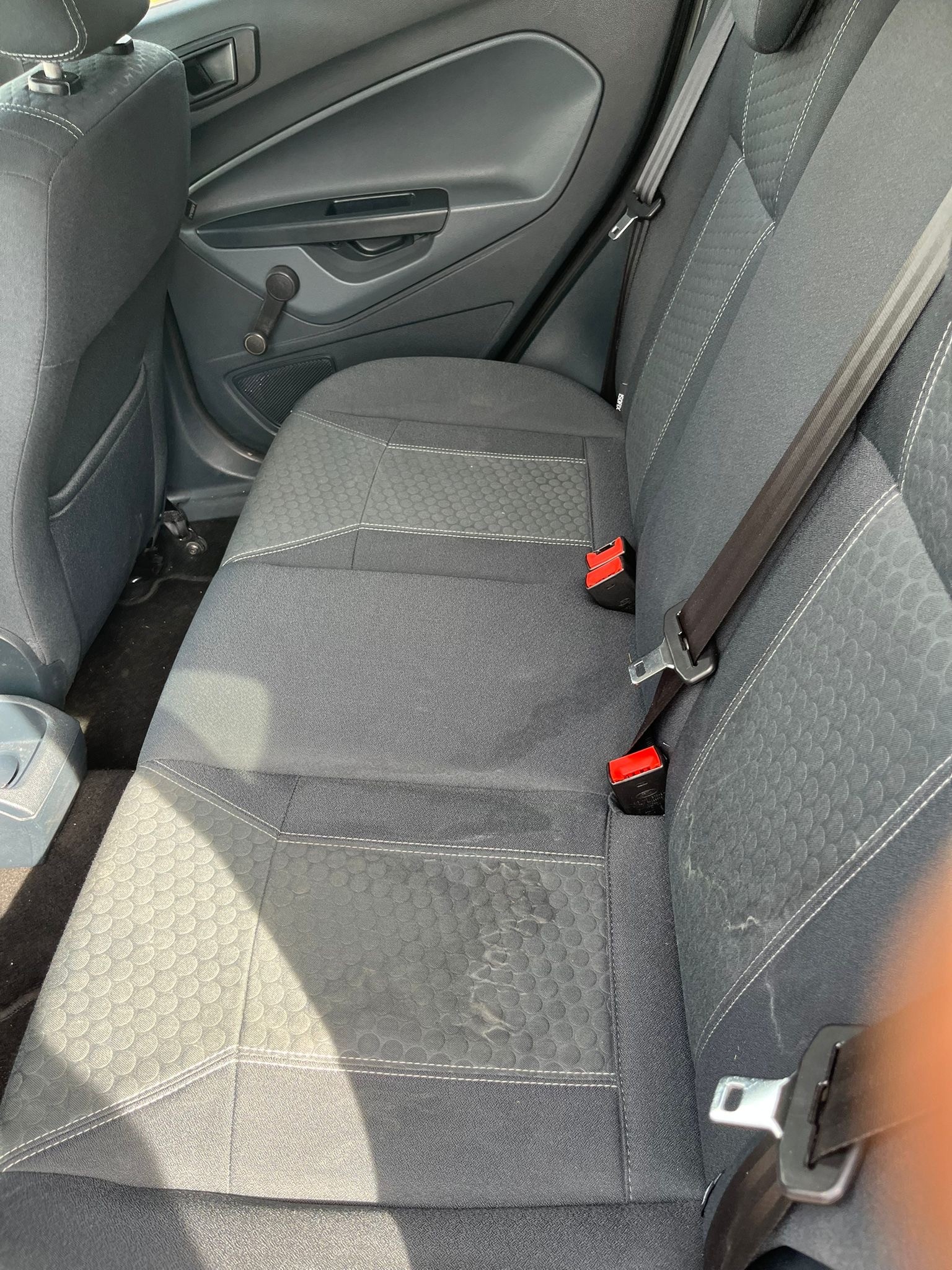 FORD Fiesta 1.6 16V Titanium-image-5