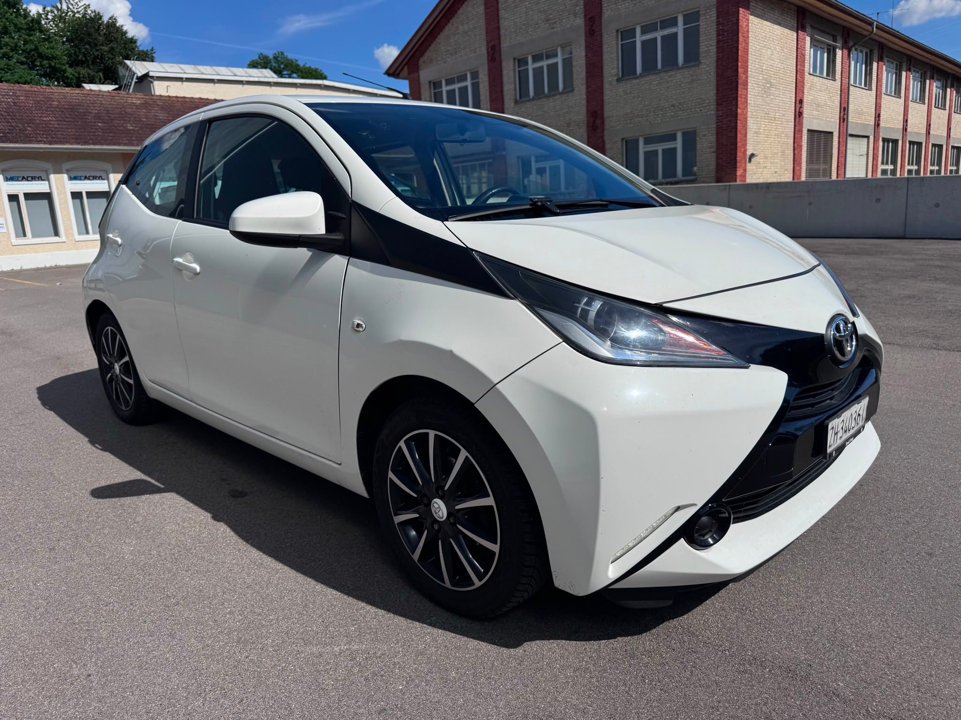 TOYOTA Aygo 1.0 VVT-i x-clusiv MultiMode-image-2