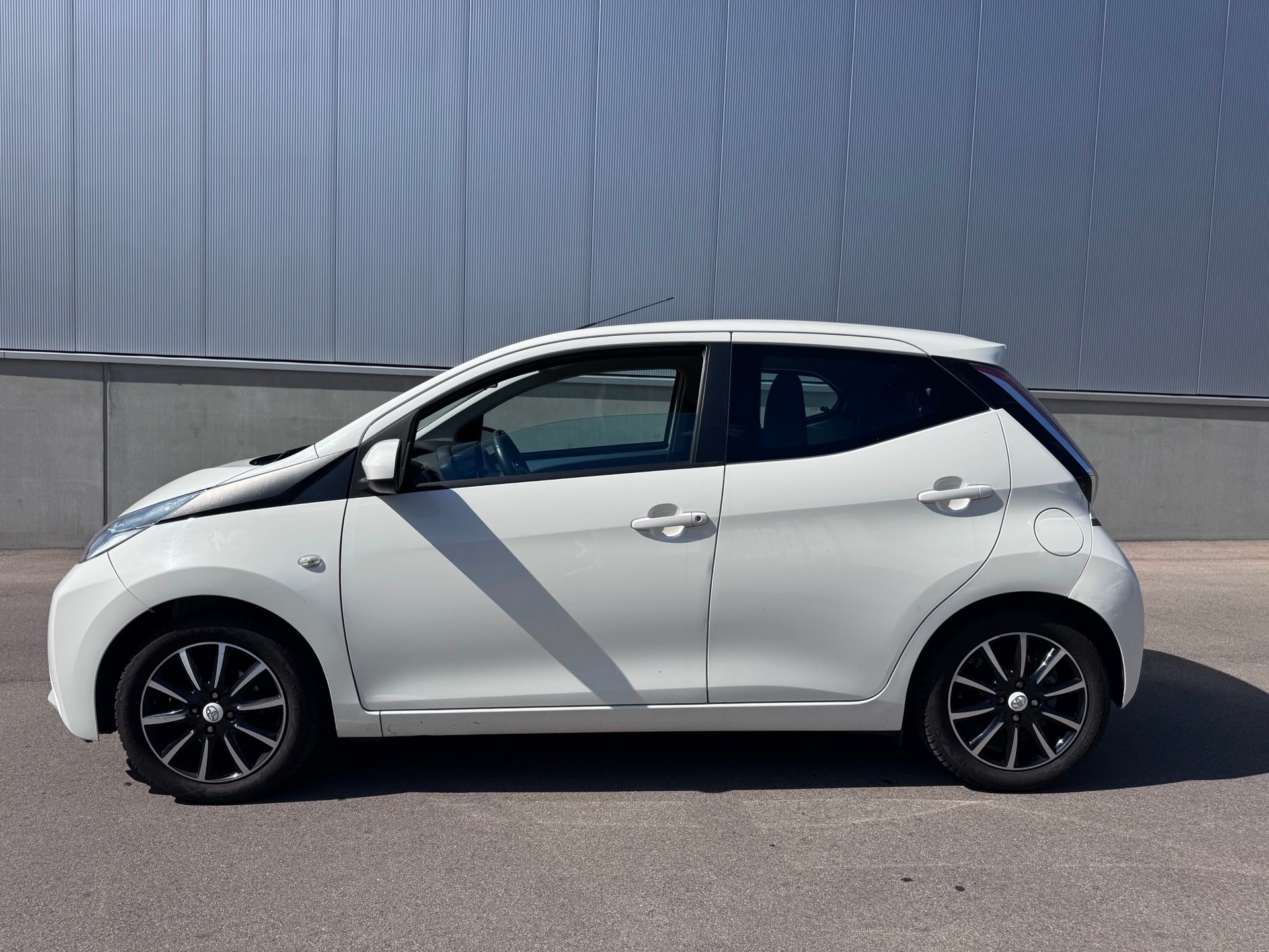 TOYOTA Aygo 1.0 VVT-i x-clusiv MultiMode-image-0