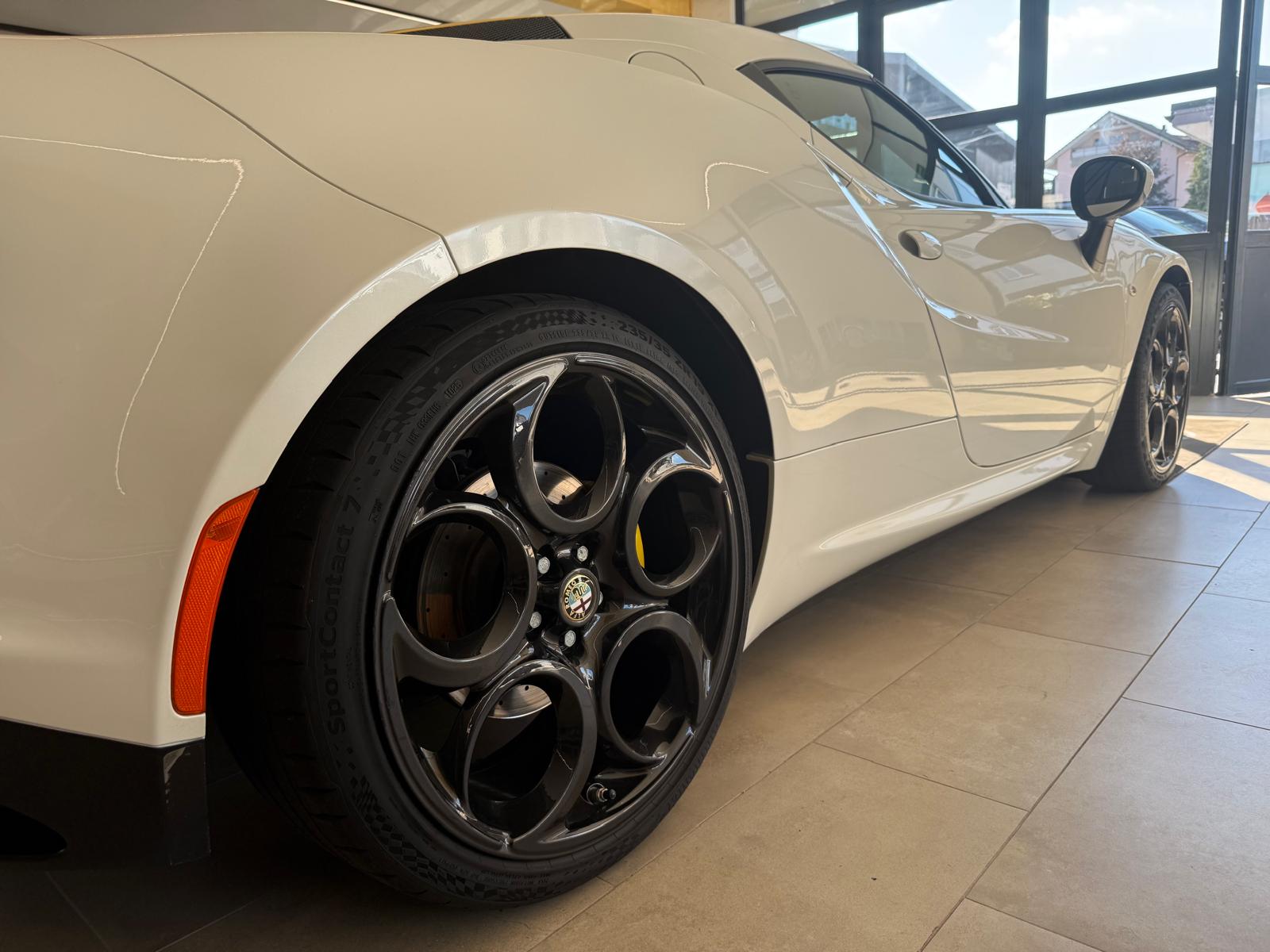 ALFA ROMEO 4C 1750 TBi TCT-image-4