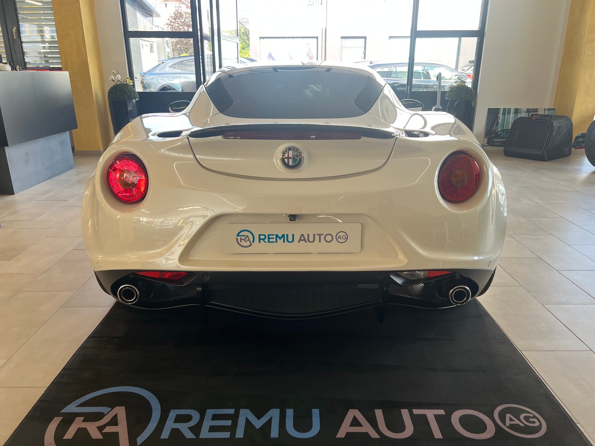 ALFA ROMEO 4C 1750 TBi TCT-image-6