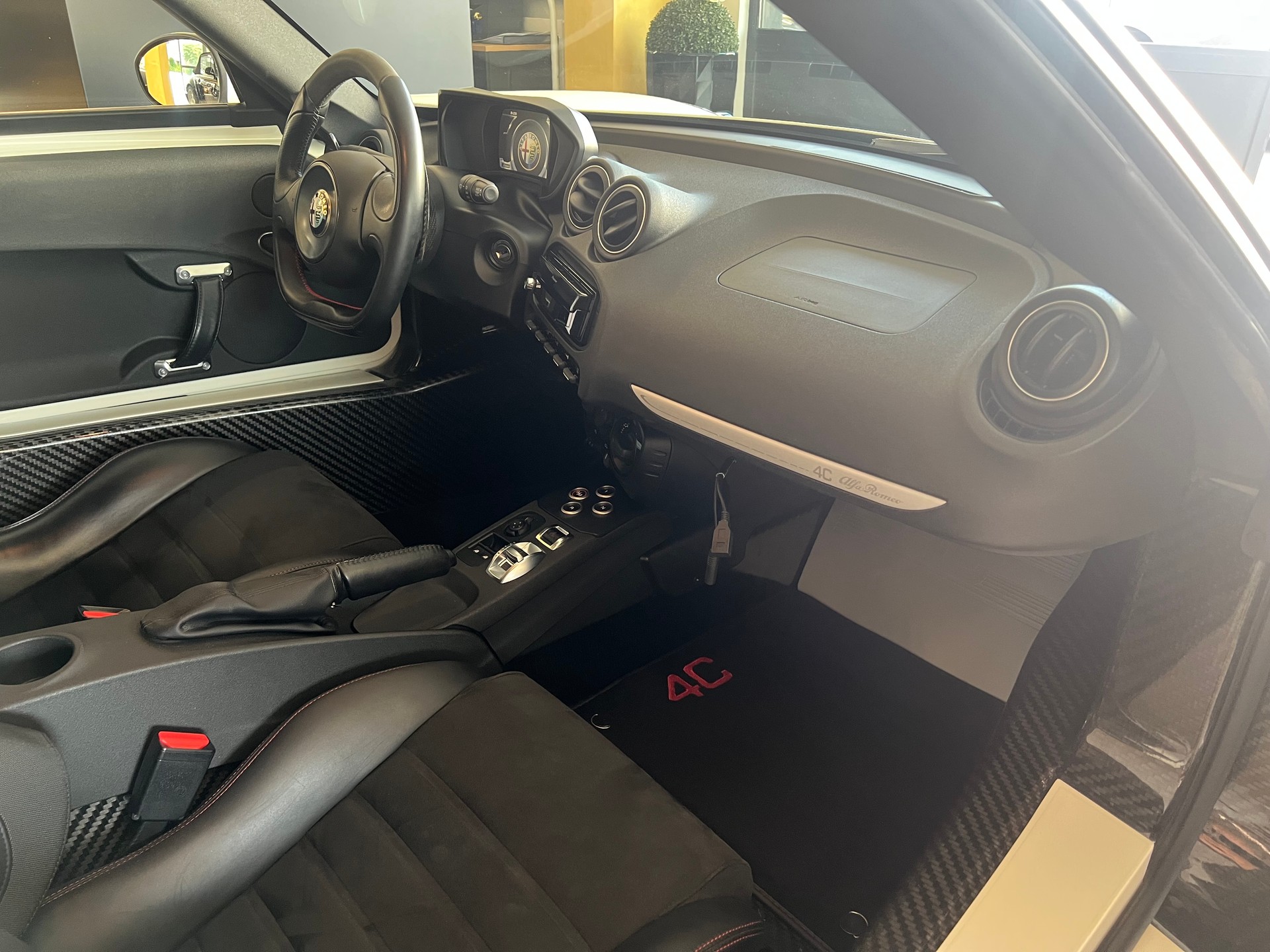 ALFA ROMEO 4C 1750 TBi TCT-image-15