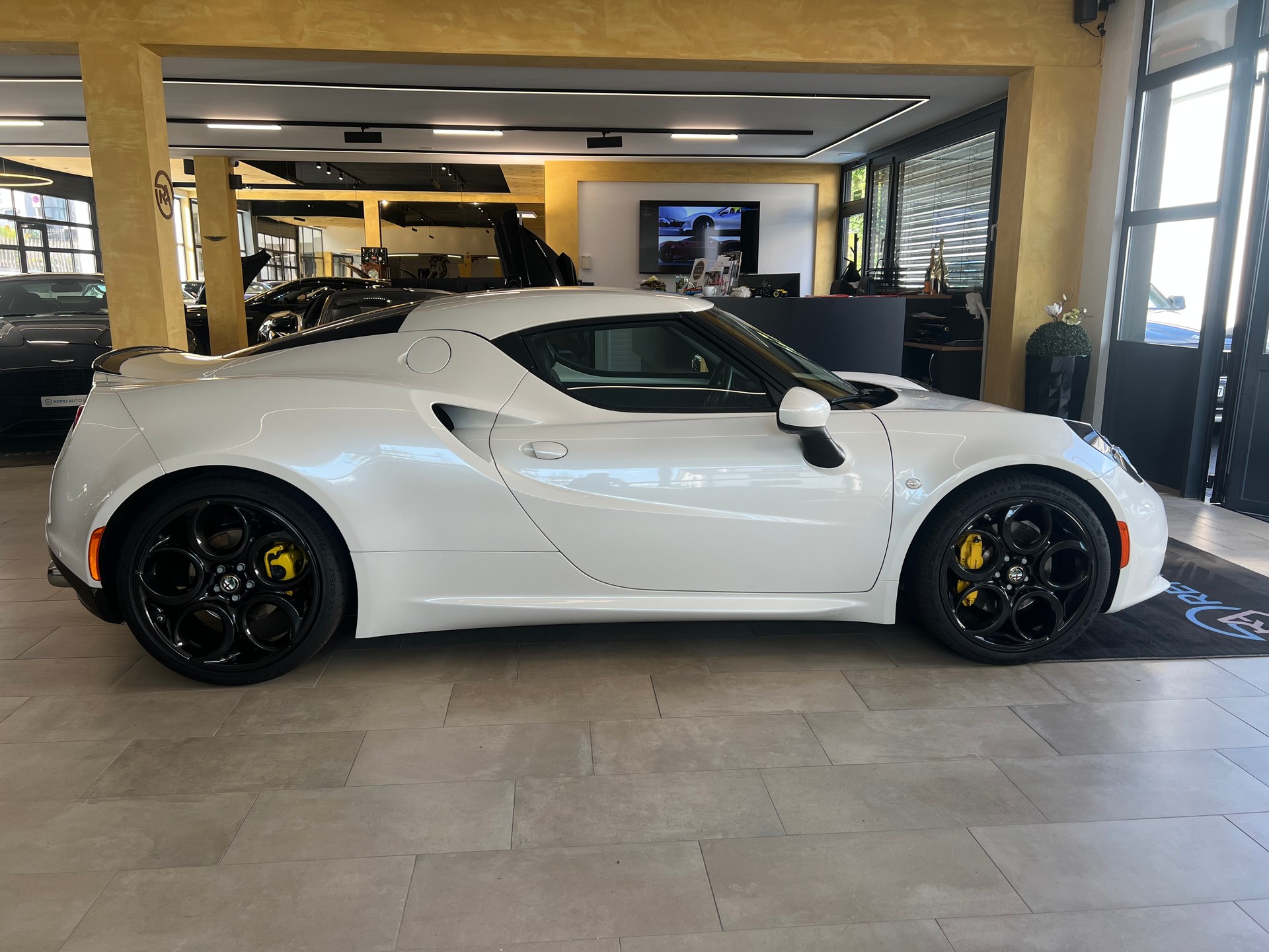 ALFA ROMEO 4C 1750 TBi TCT-showroom-element-2
