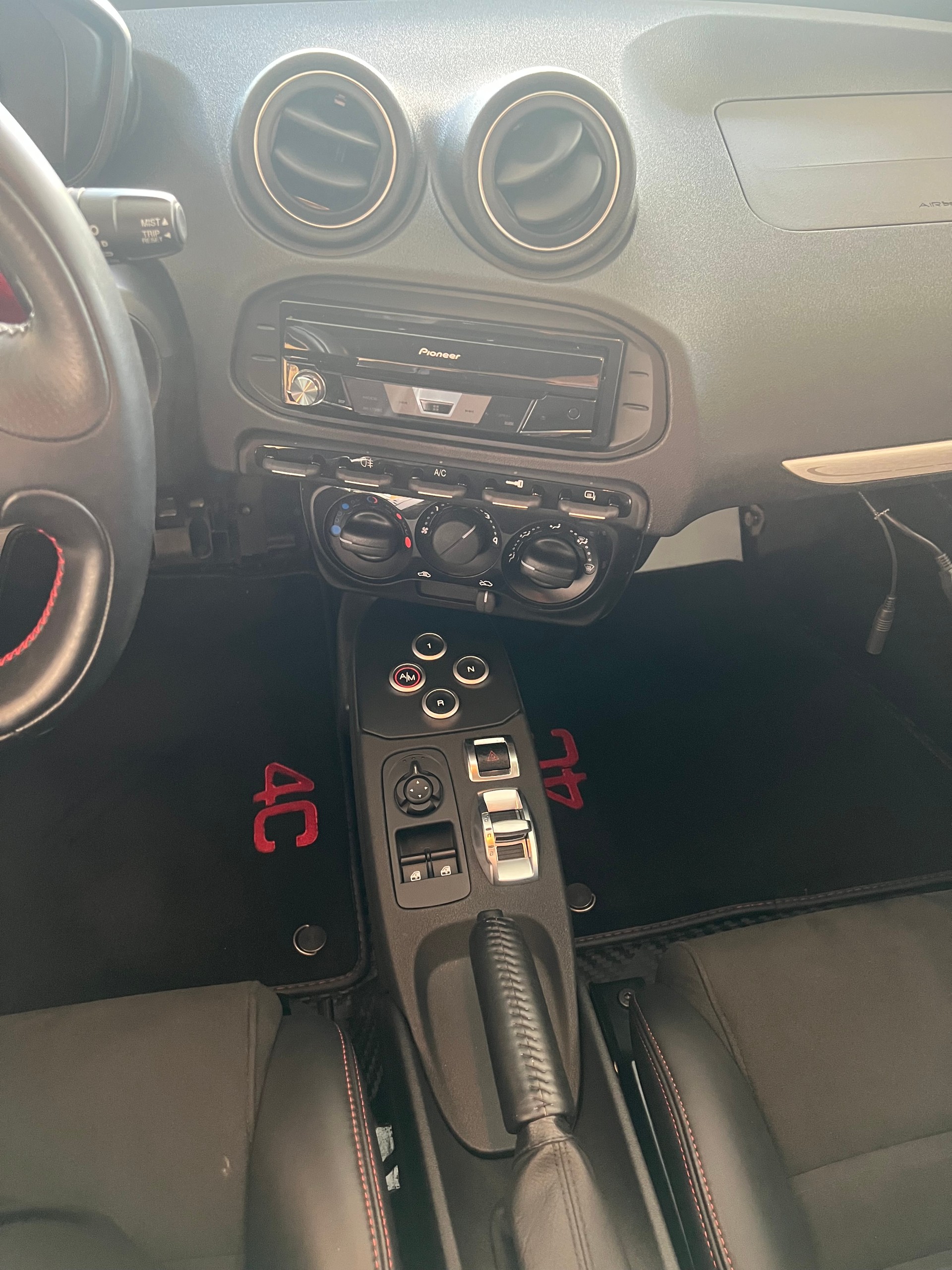 ALFA ROMEO 4C 1750 TBi TCT-image-21