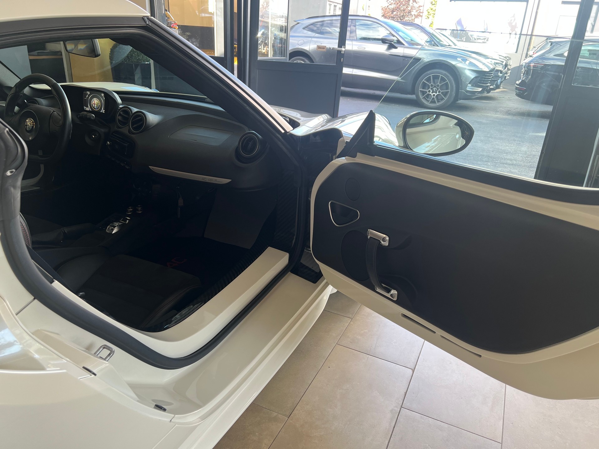 ALFA ROMEO 4C 1750 TBi TCT-image-14