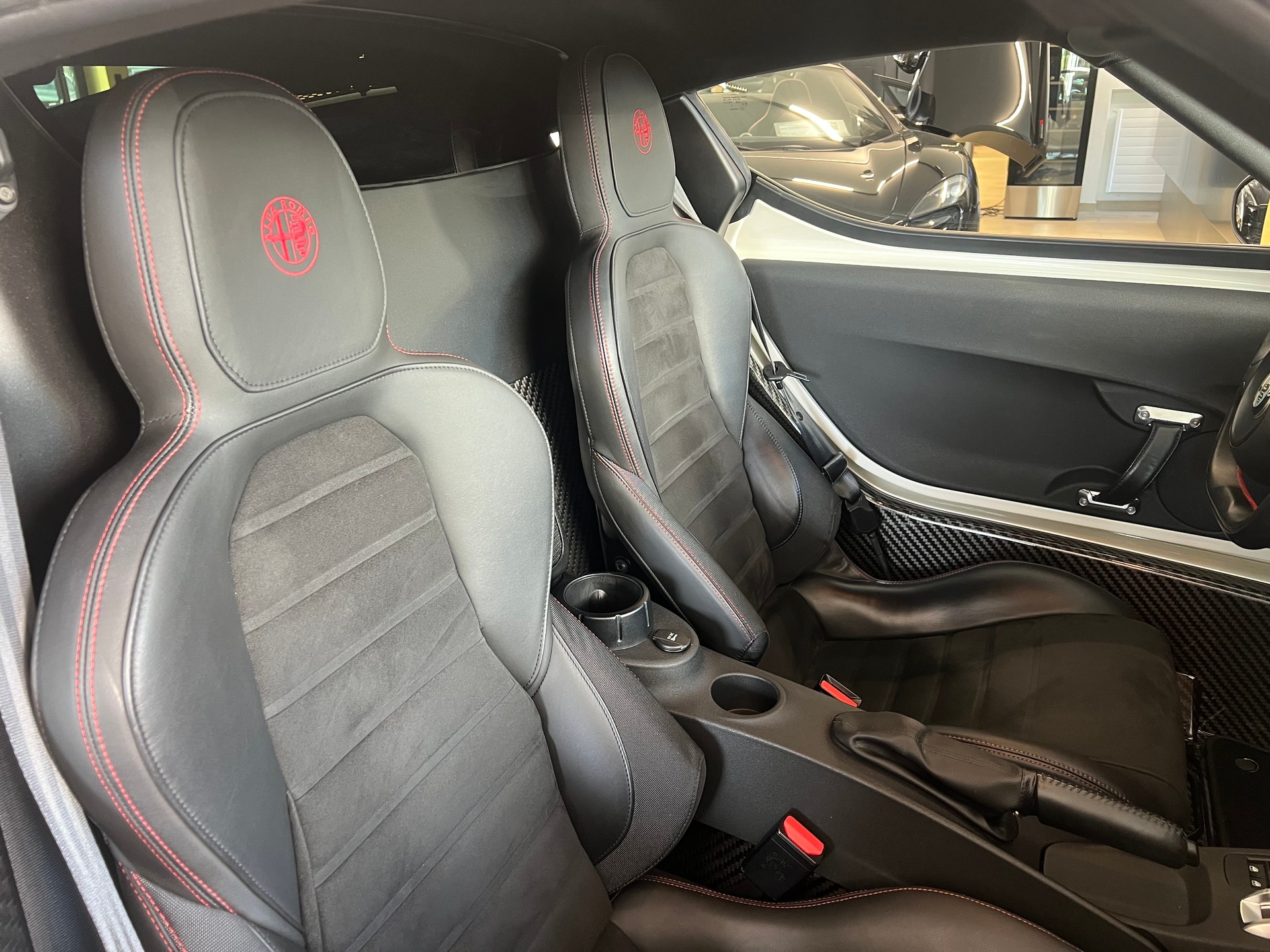 ALFA ROMEO 4C 1750 TBi TCT-image-16