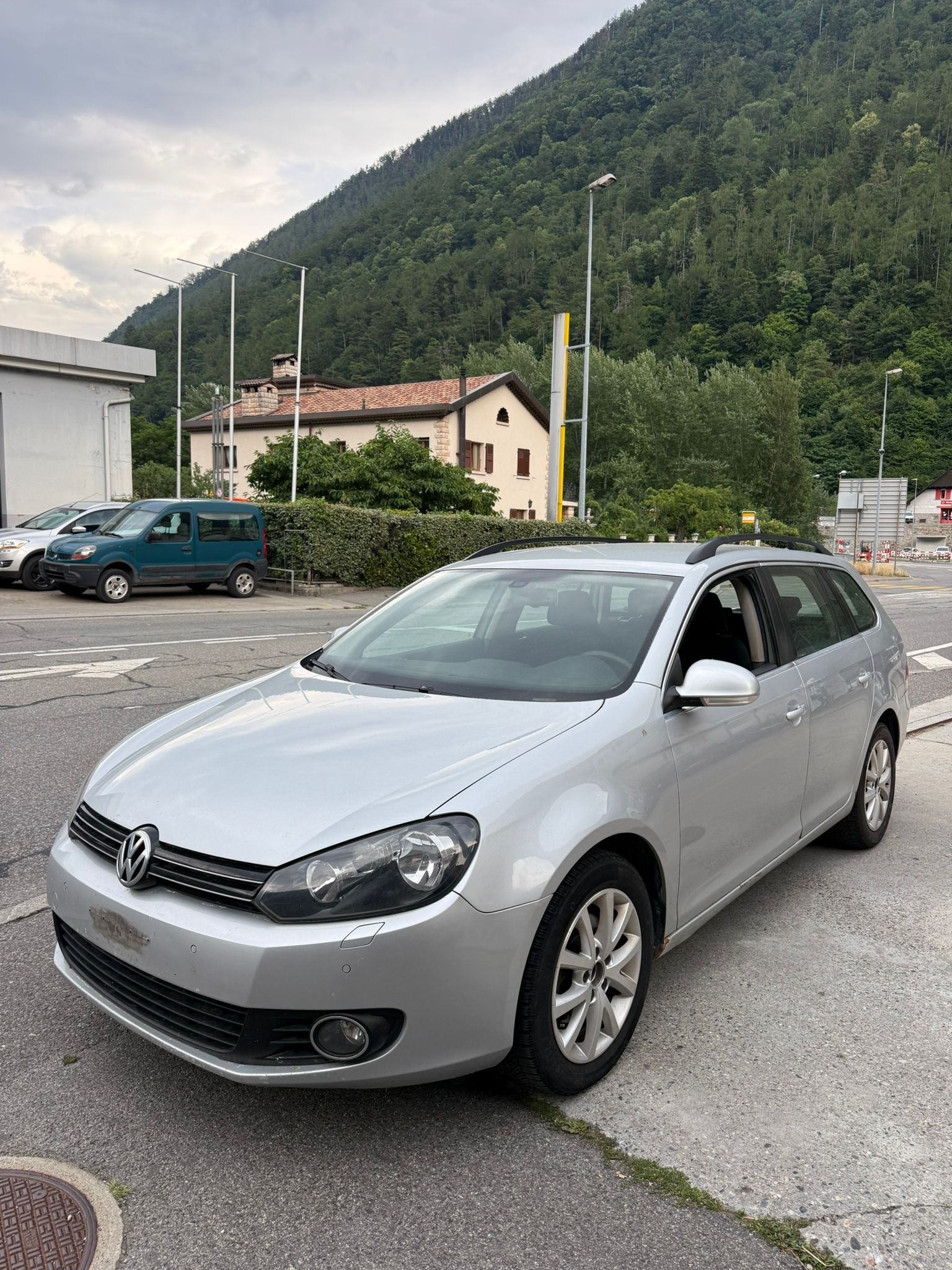 VW Golf Variant 1.4 TSI Highline-image-2