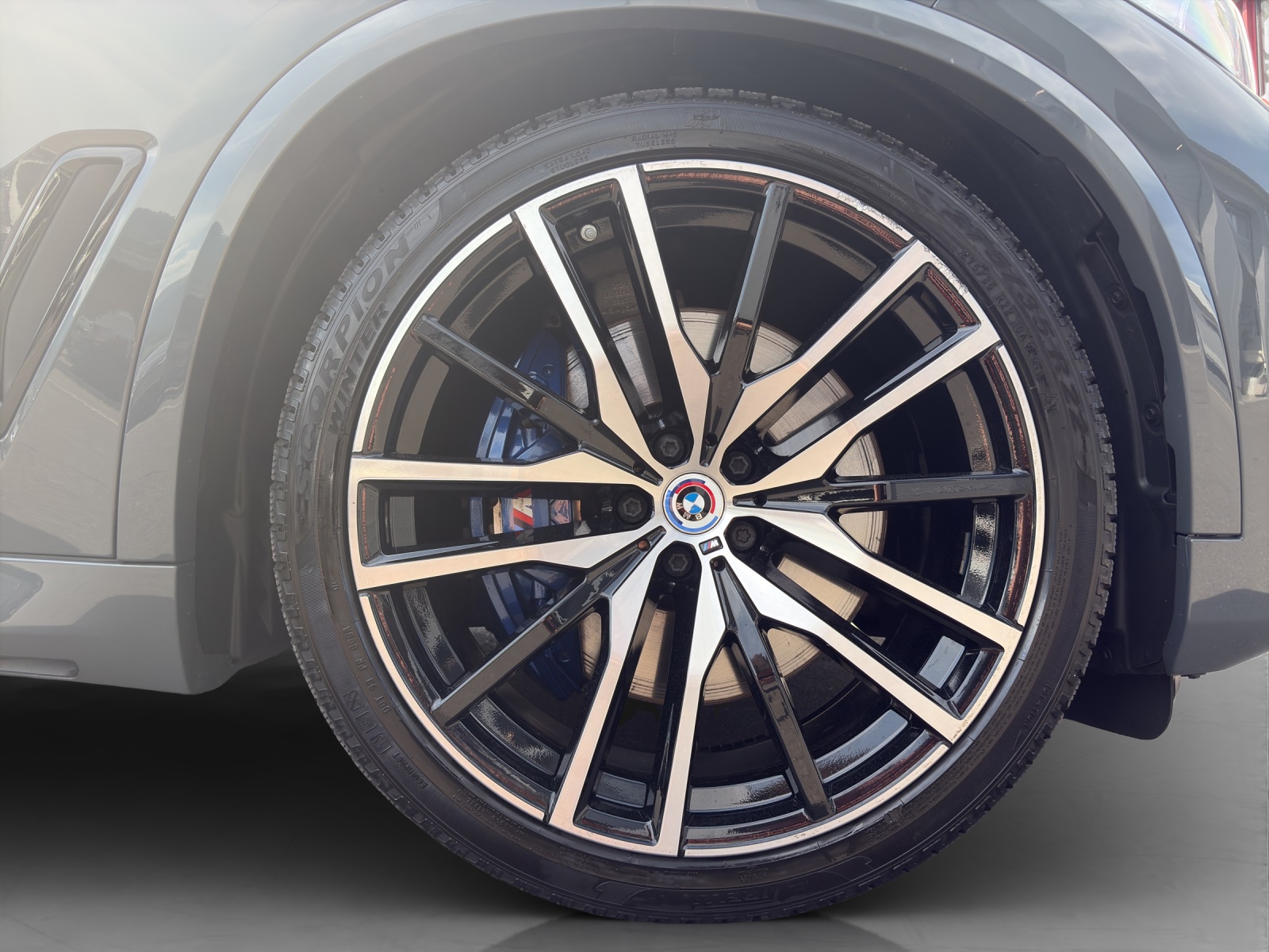 BMW X5 M50i xDrive-image-8