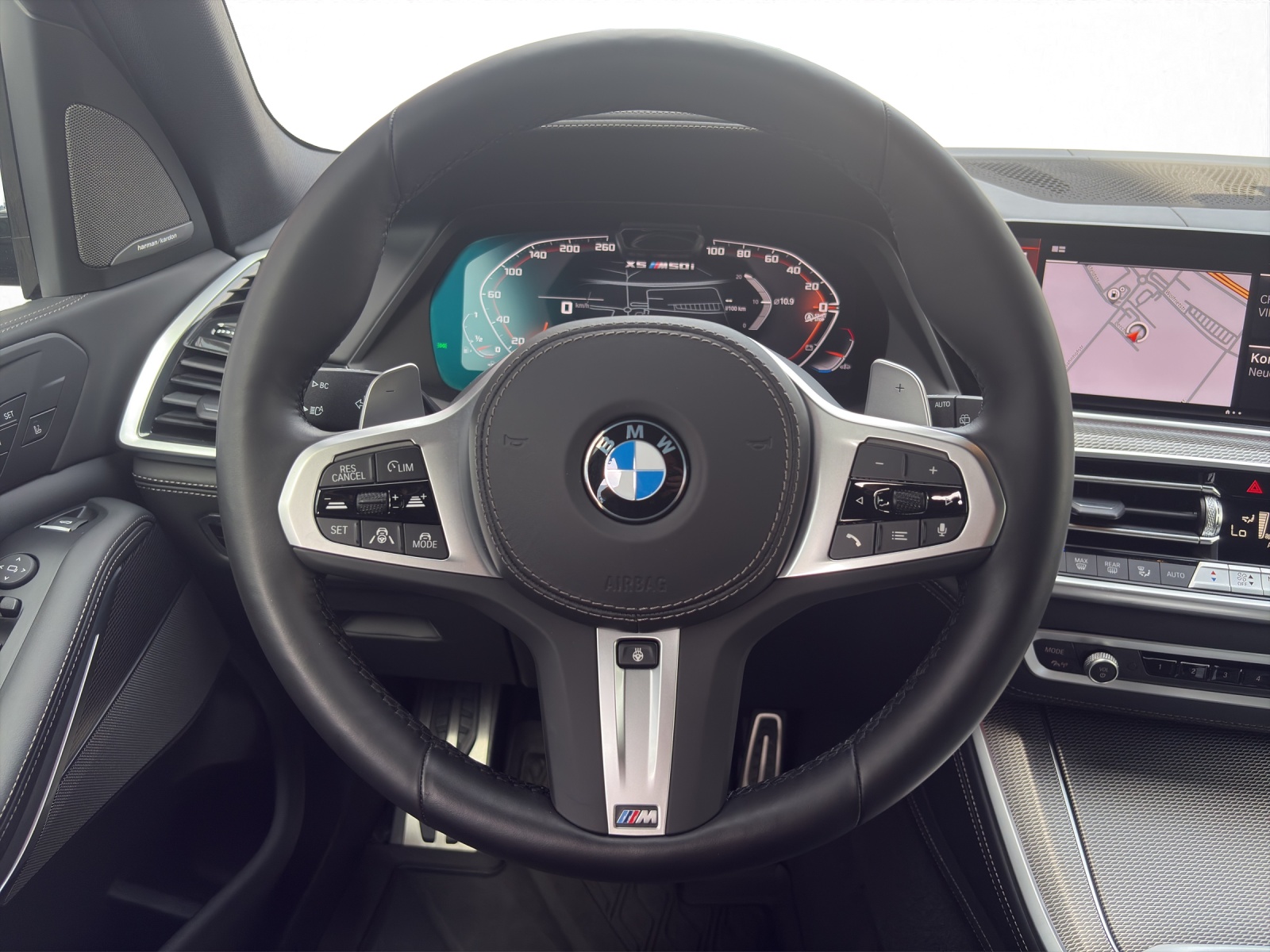 BMW X5 M50i xDrive-image-10
