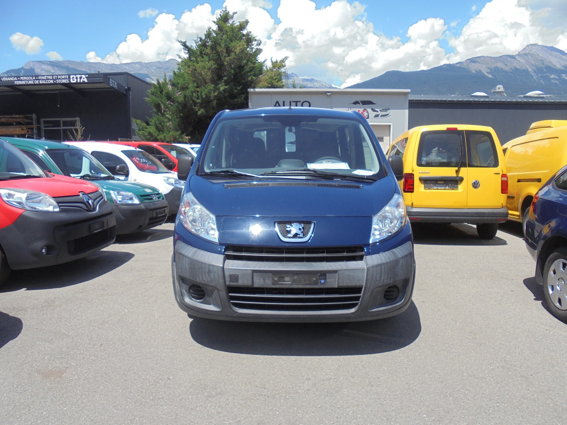 PEUGEOT Expert Tepee 2.0 HDi Confort L1-image-1