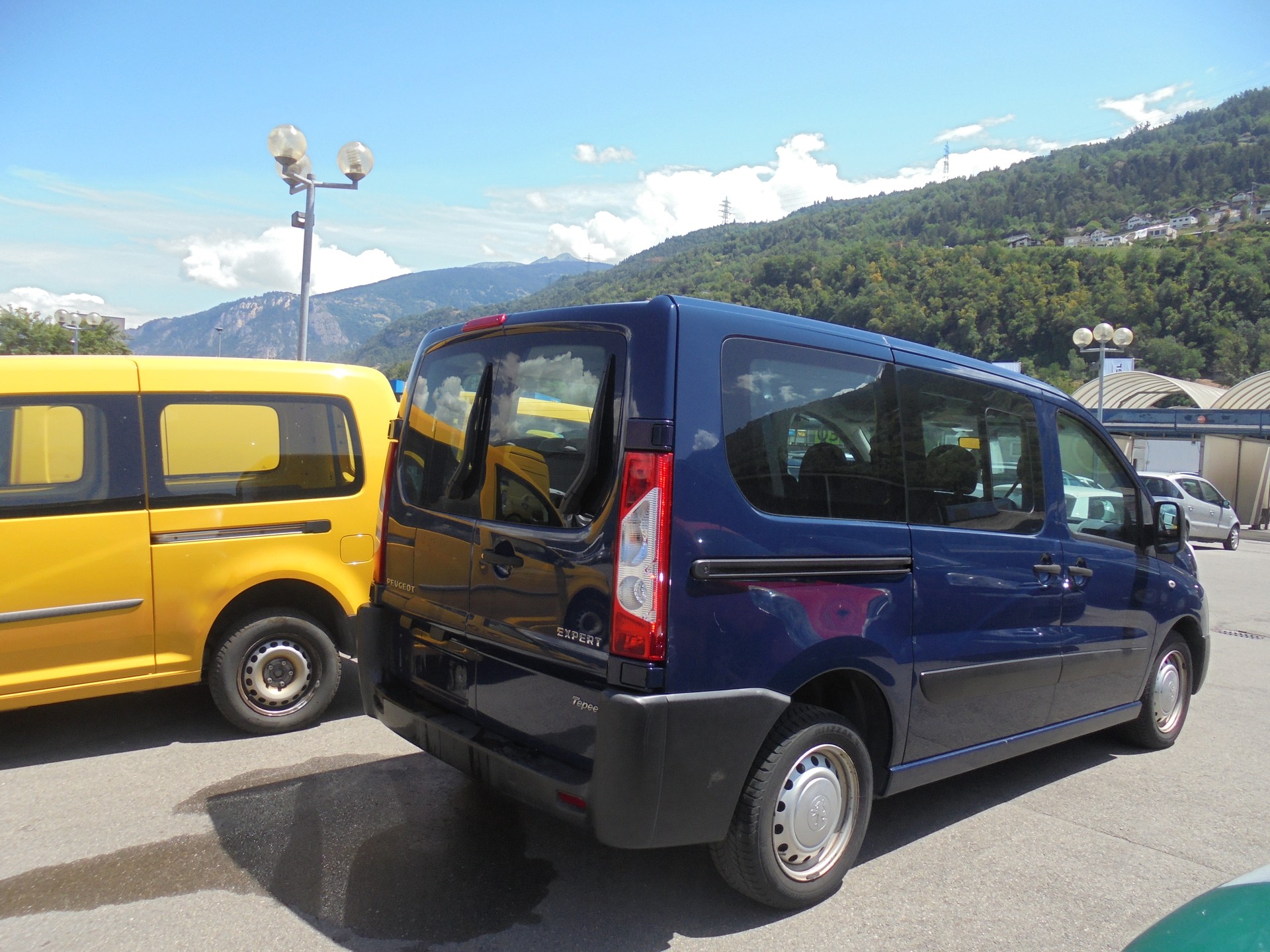 PEUGEOT Expert Tepee 2.0 HDi Confort L1-image-3