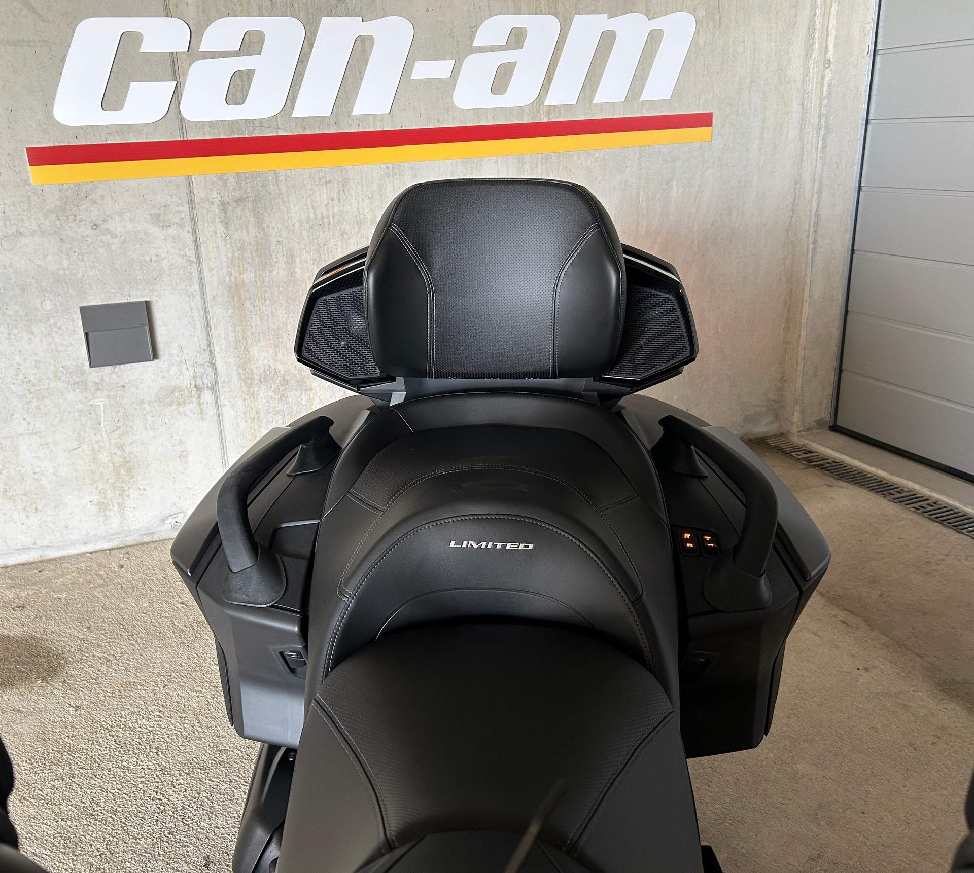 CAN-AM RT Limited-image-4