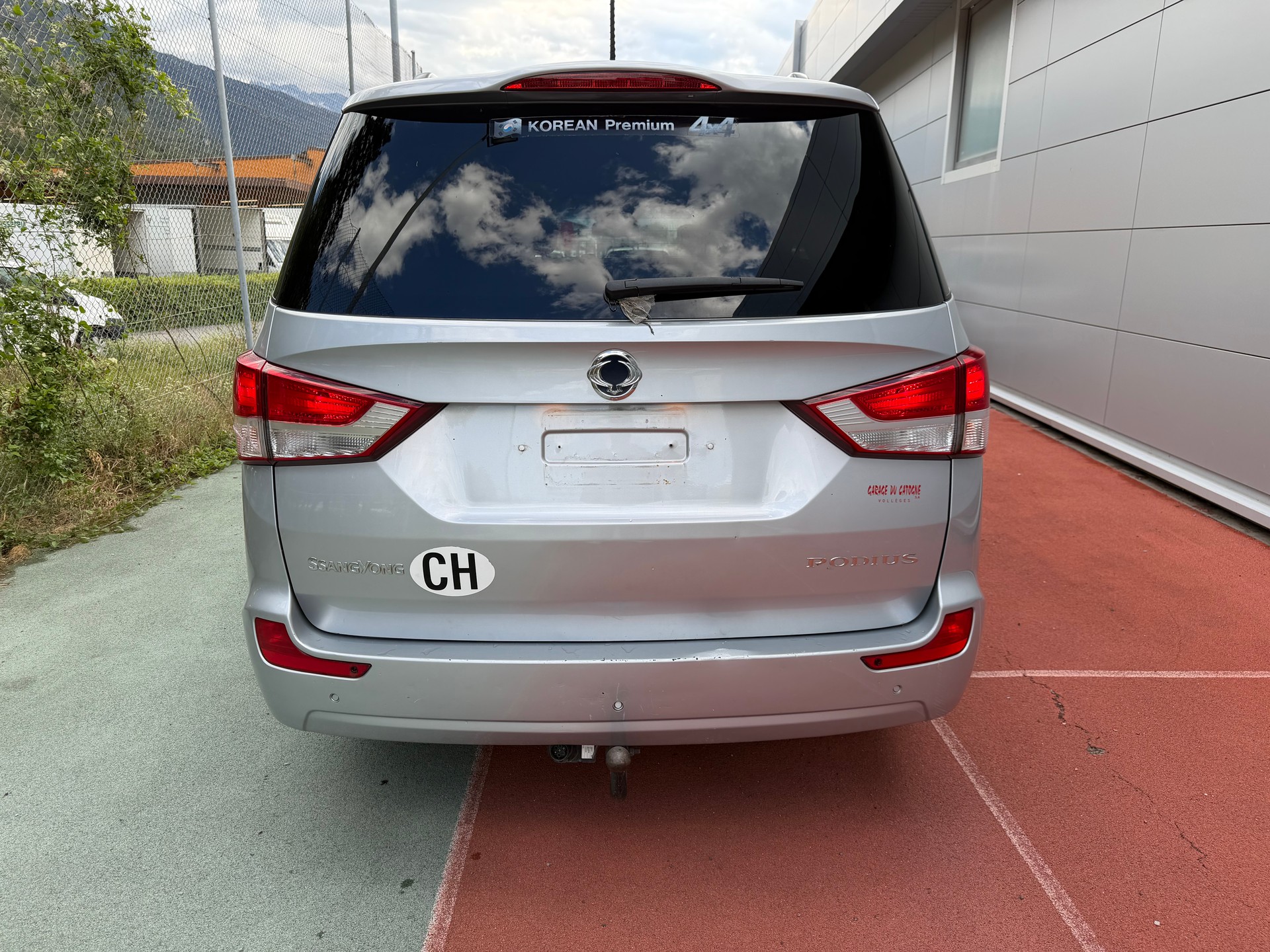 KGM-SsangYong Rodius SV200 e-XDi Sapphire 4WD E-Tronic-image-5