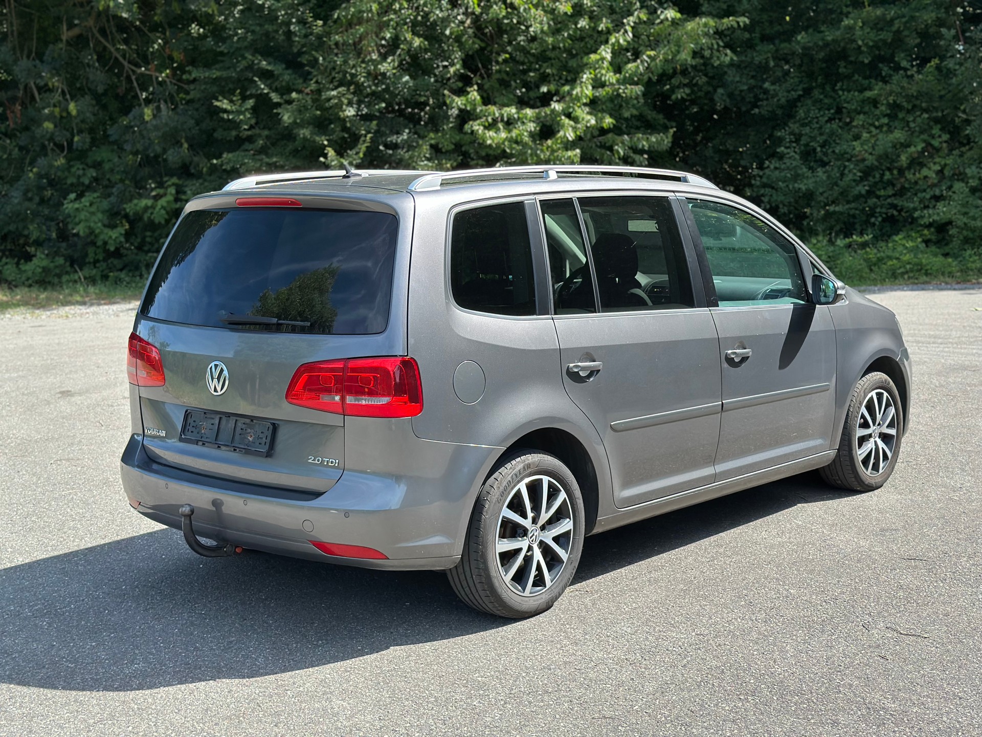 VW Touran 2.0 TDI Comfortline 7 places-image-1