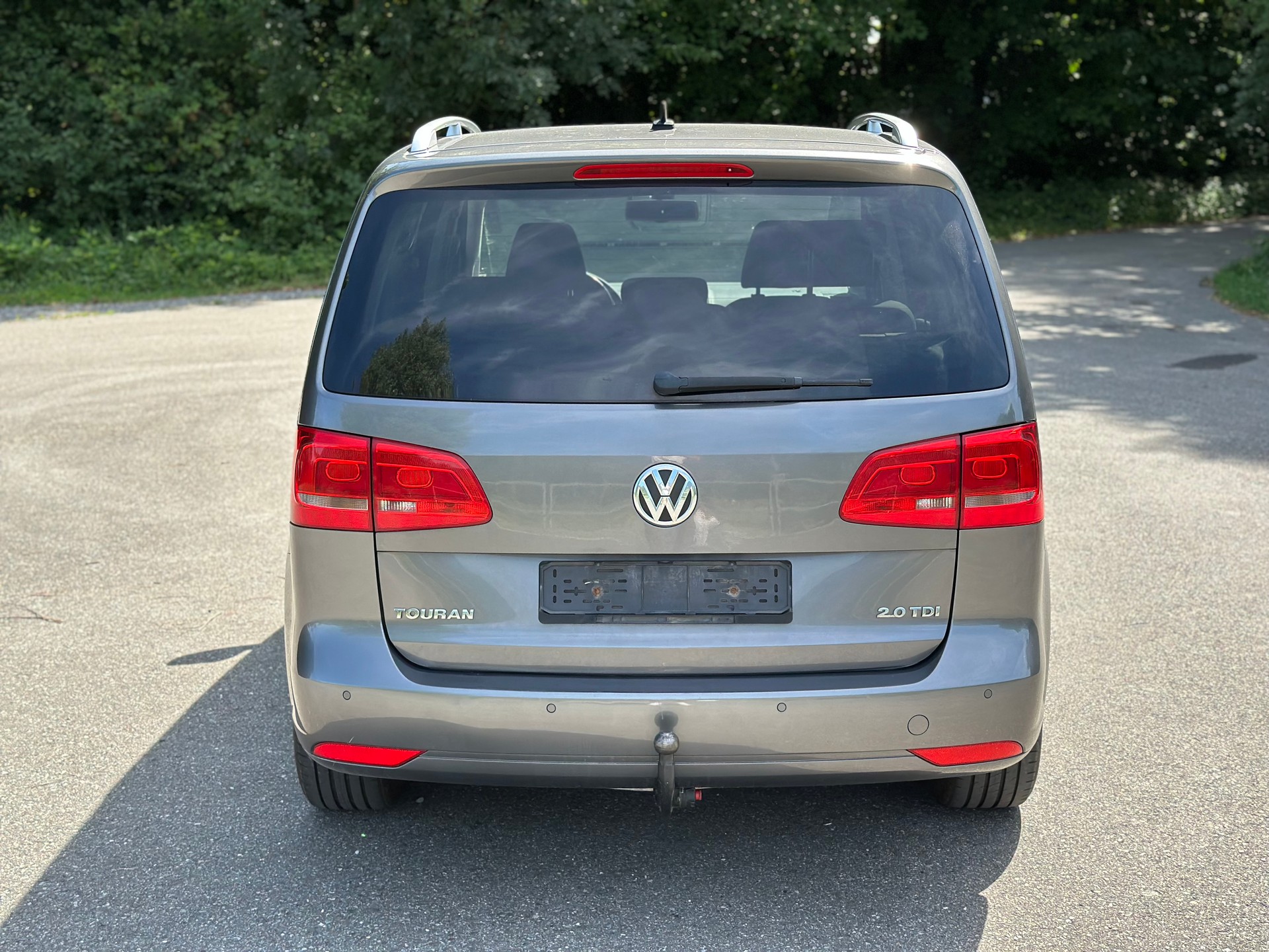 VW Touran 2.0 TDI Comfortline 7 places-image-2