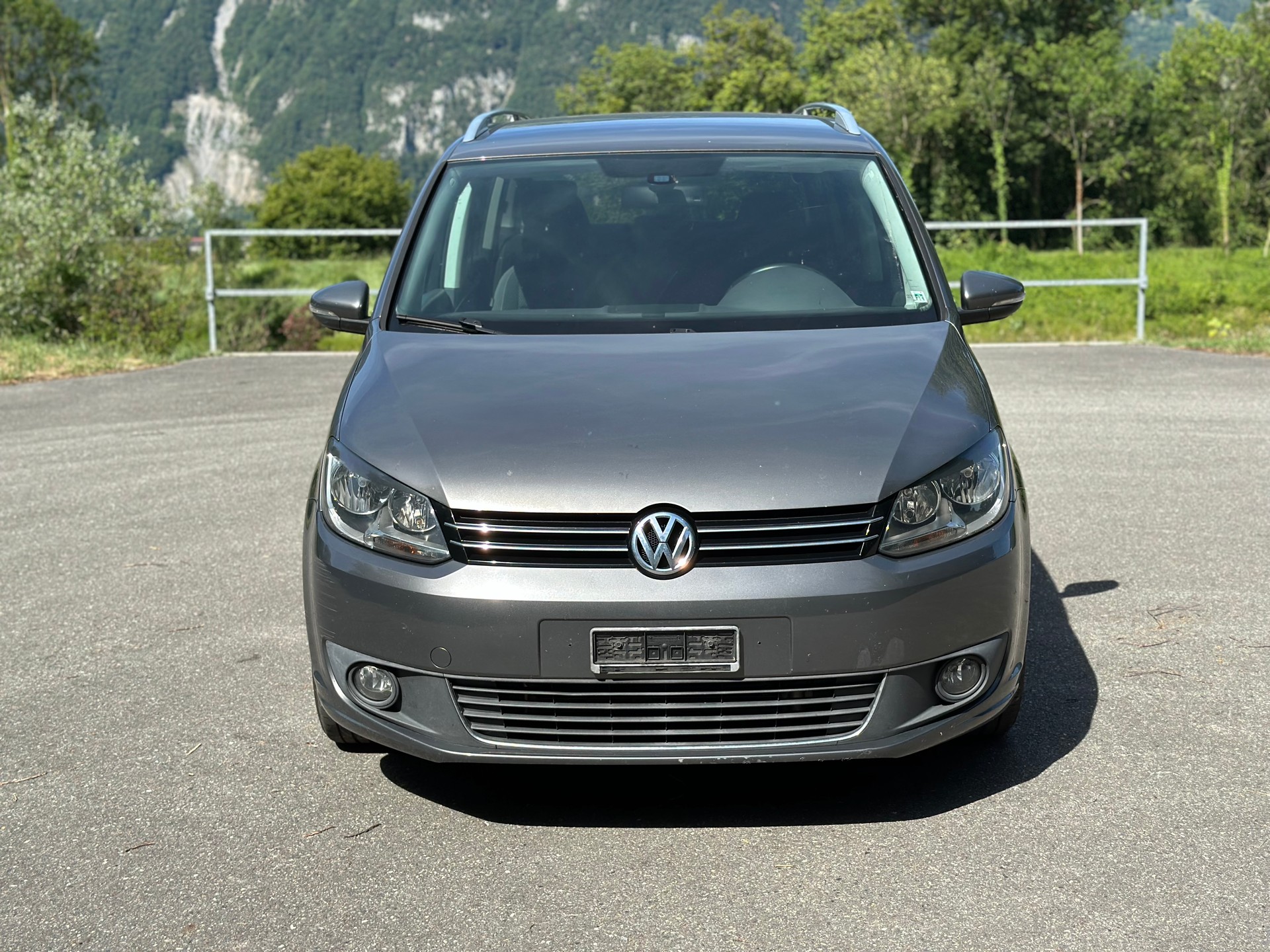 VW Touran 2.0 TDI Comfortline 7 places-image-5