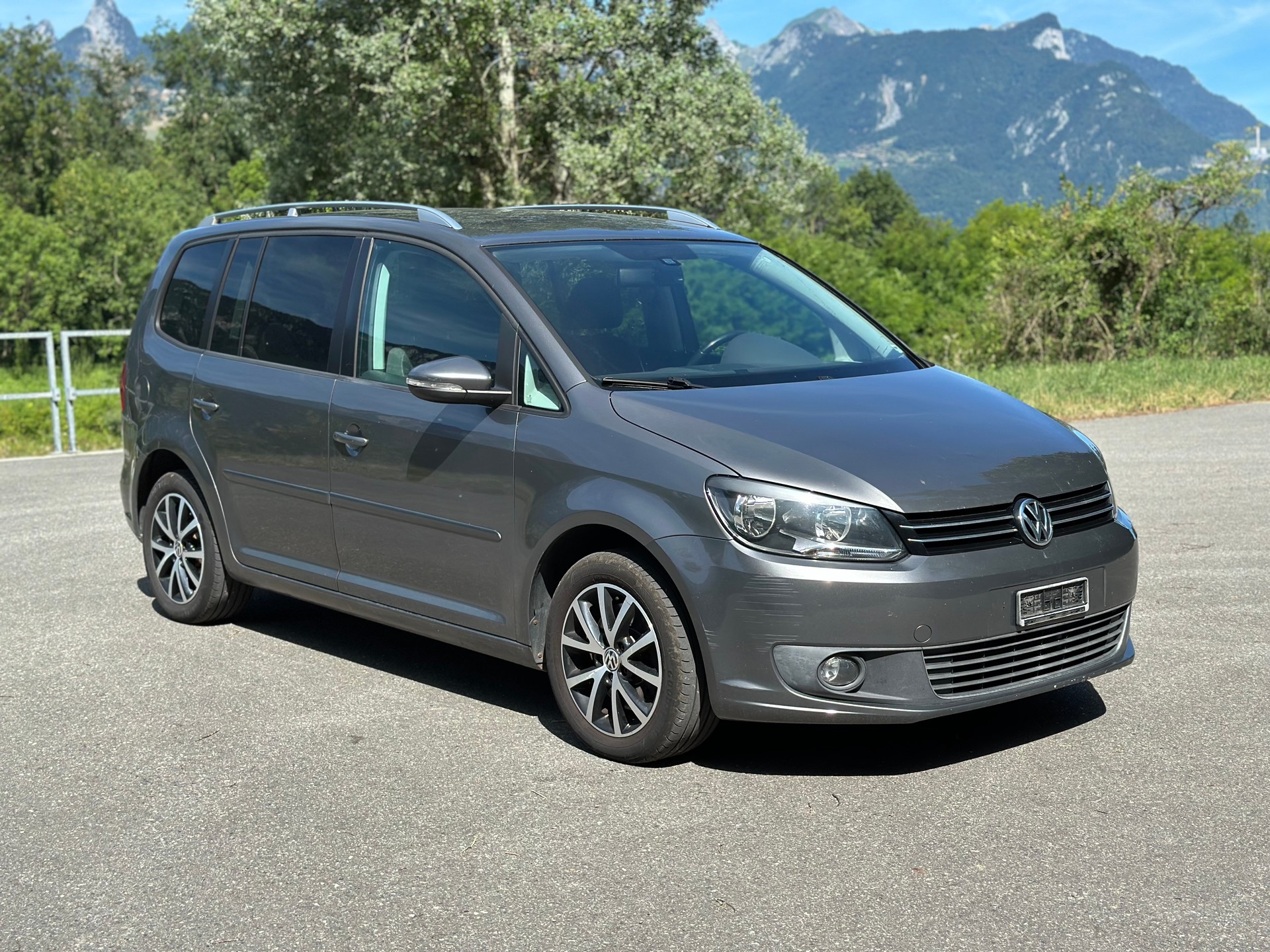 VW Touran 2.0 TDI Comfortline 7 places-image-0
