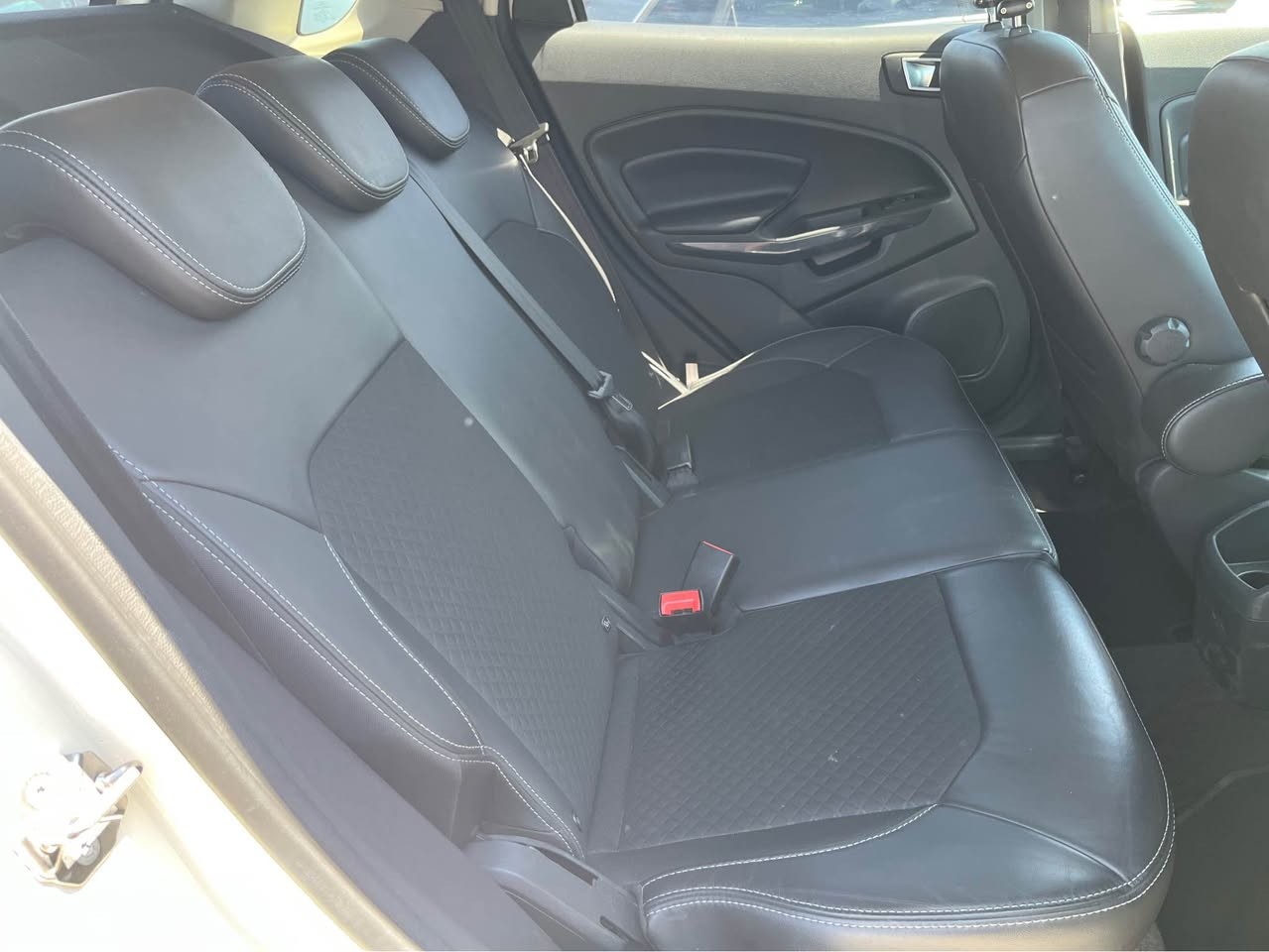 FORD EcoSport 1.0 SCTi Titanium S-image-10