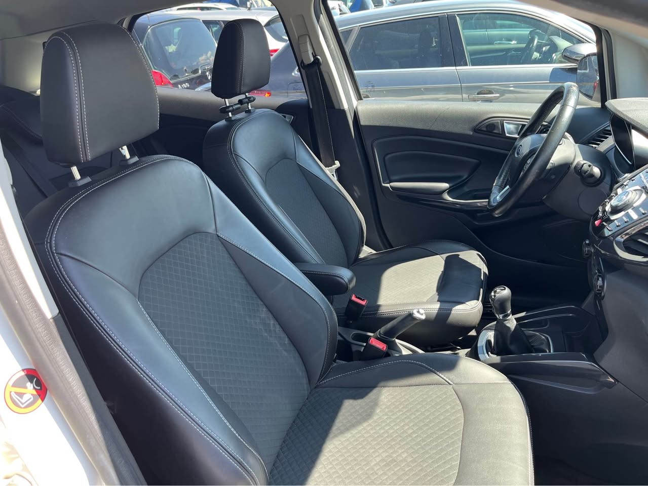 FORD EcoSport 1.0 SCTi Titanium S-image-9