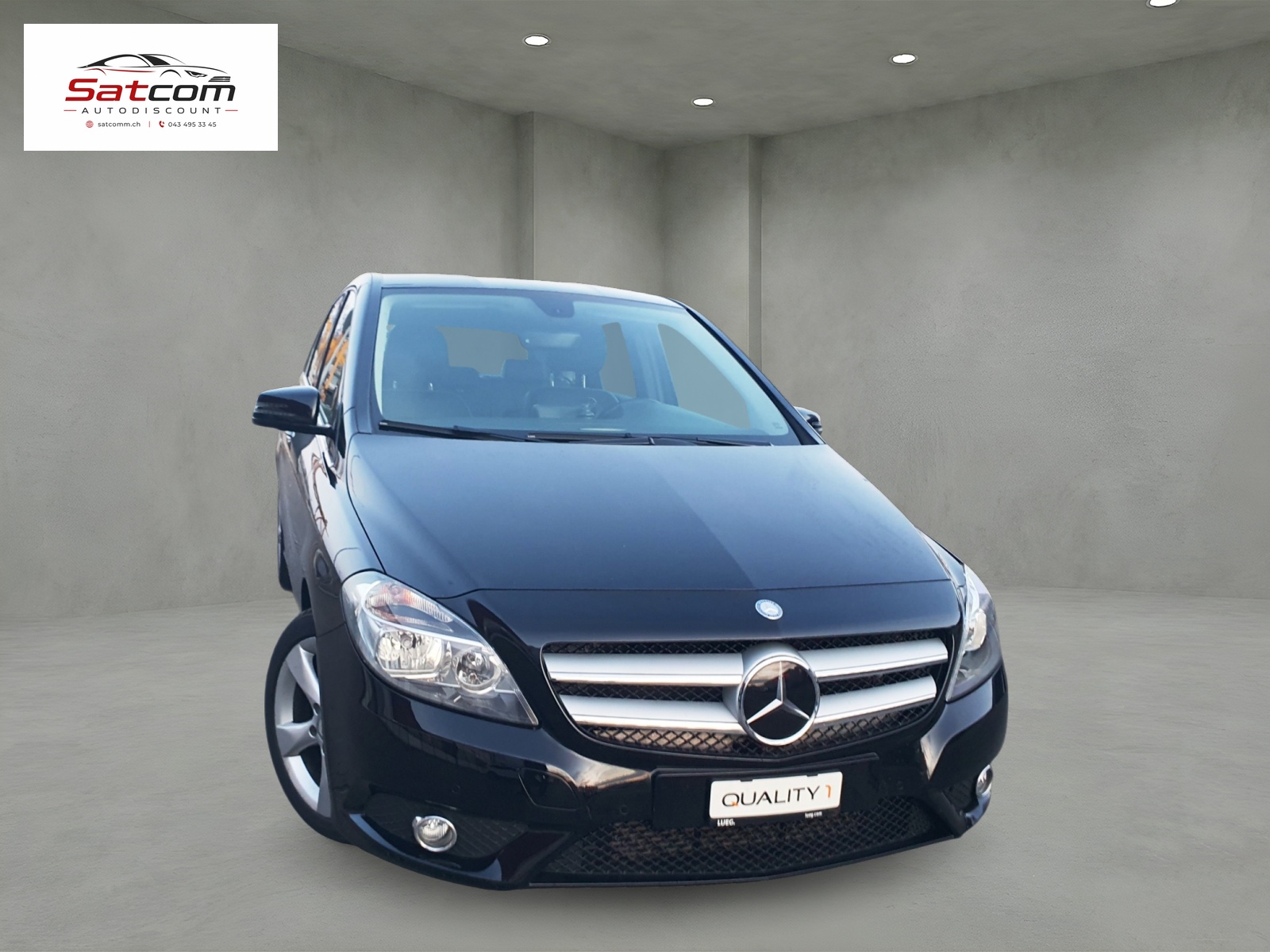 MERCEDES-BENZ B 180 7G-DCT-showroom-element-1