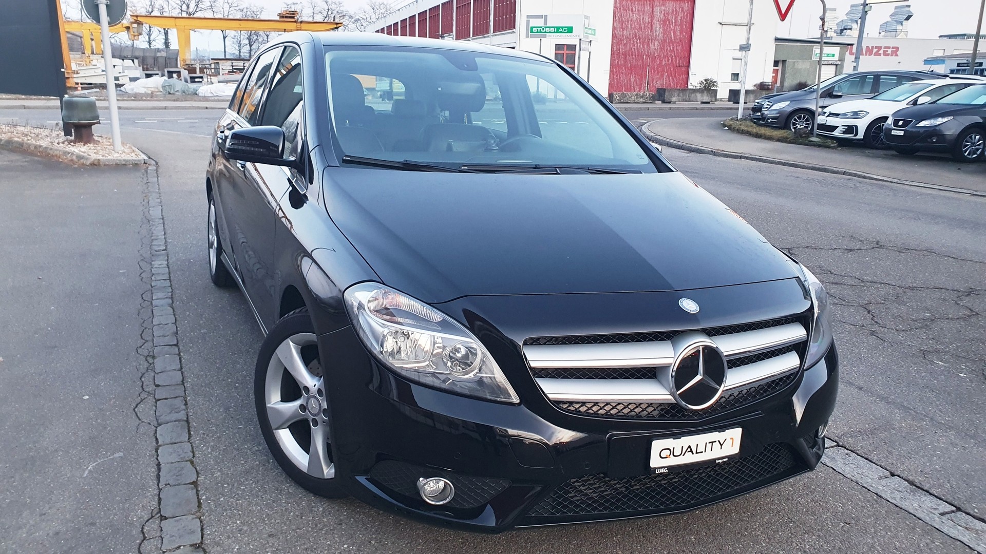 MERCEDES-BENZ B 180 7G-DCT-image-0