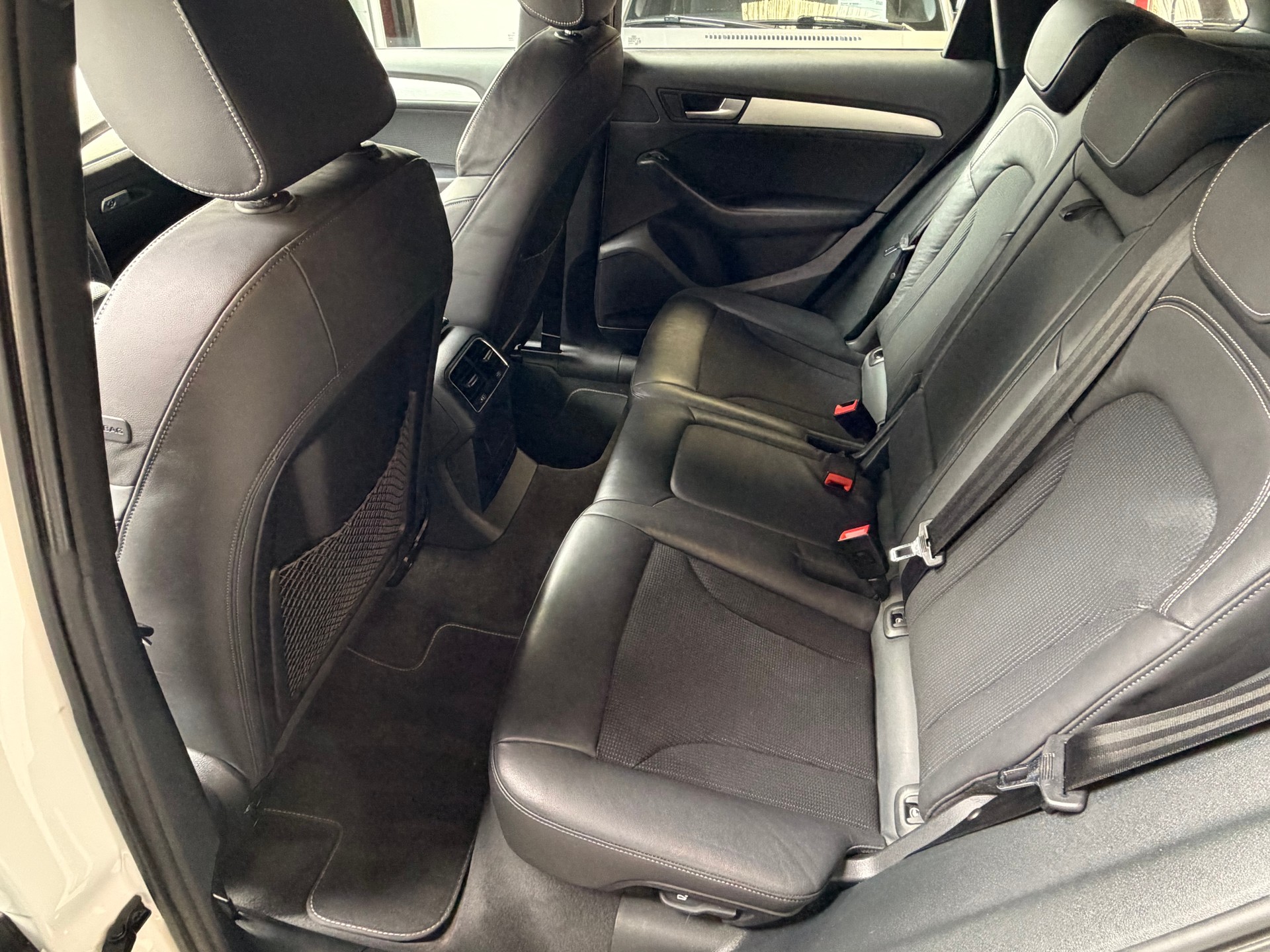 AUDI Q5 3.0 TDI clean quattro S-tronic / S-Line-image-9