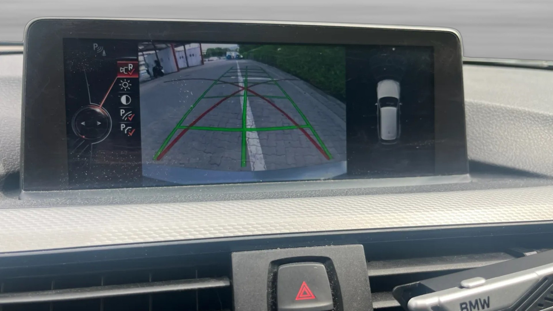 BMW 320d xDrive Touring M Sport - OFFRE EXCEPTIONNELLE-image-14