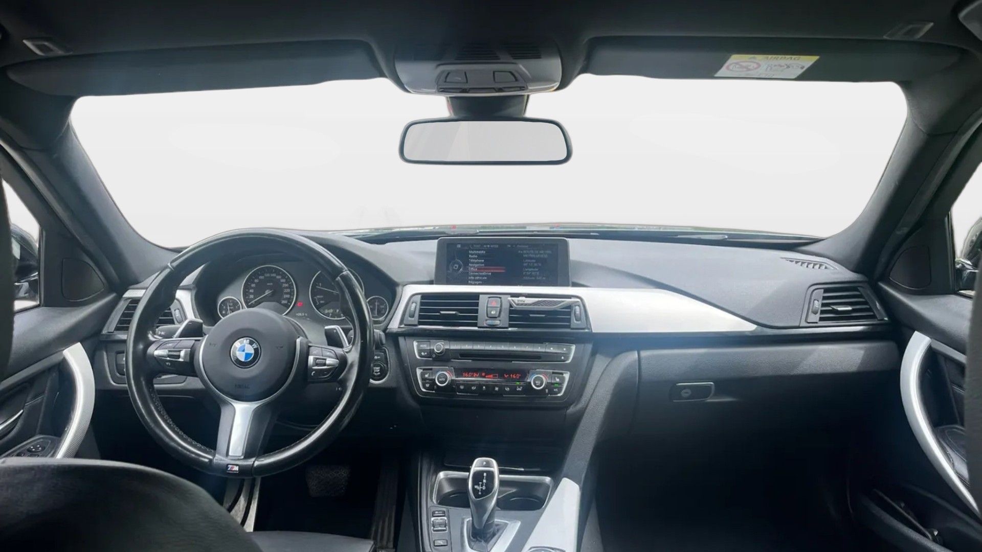 BMW 320d xDrive Touring M Sport - OFFRE EXCEPTIONNELLE-image-10