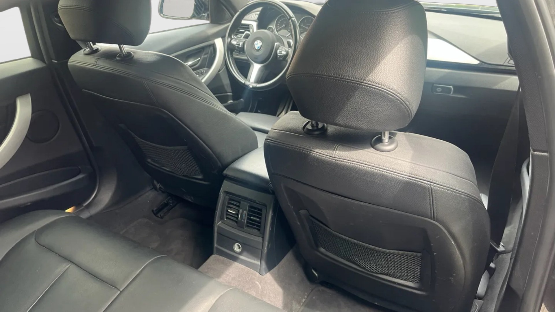 BMW 320d xDrive Touring M Sport - OFFRE EXCEPTIONNELLE-image-13