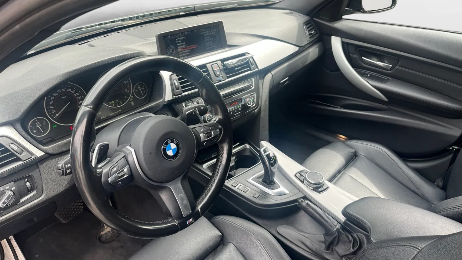 BMW 320d xDrive Touring M Sport - OFFRE EXCEPTIONNELLE-image-8