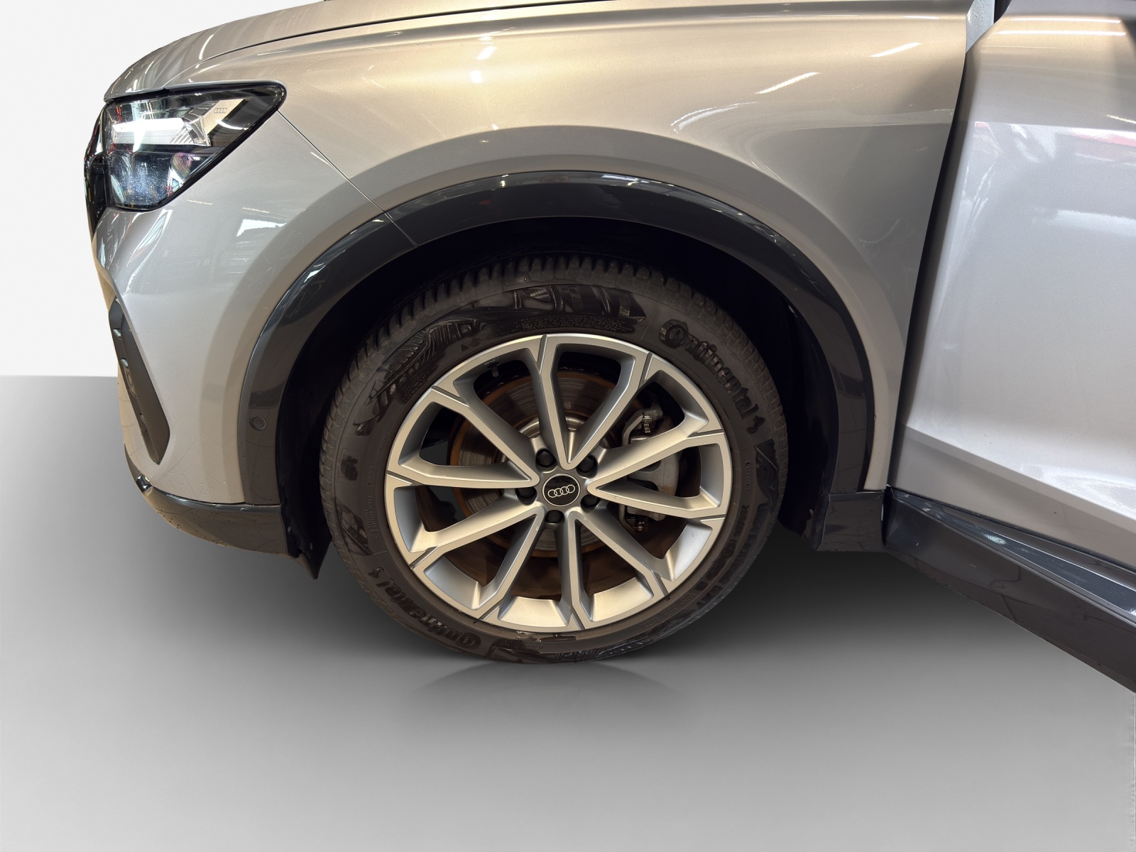 AUDI Q4 e-tron 50 quattro-image-15