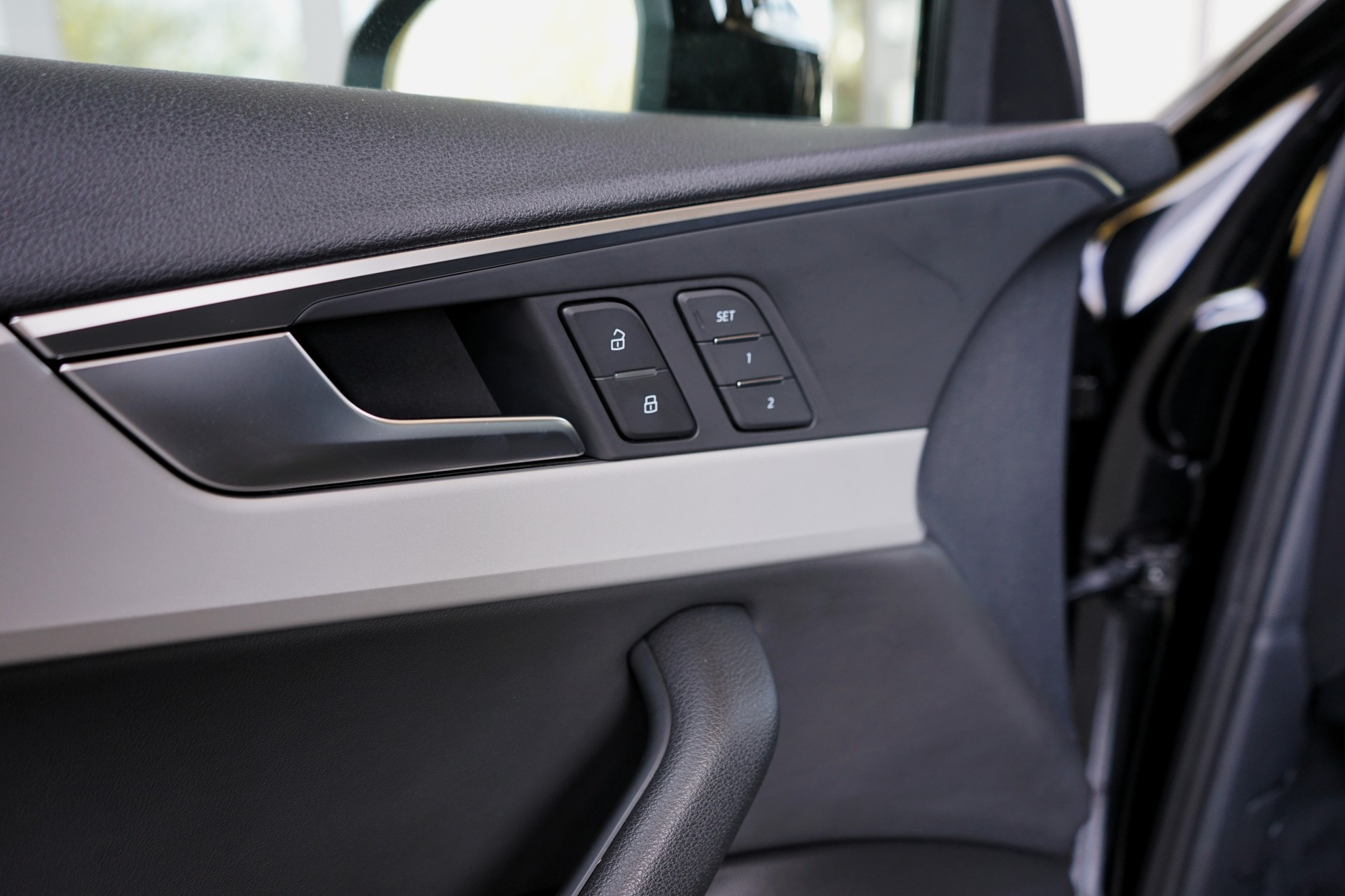 AUDI A4 Avant 50 TDI quattro tiptronic-image-12