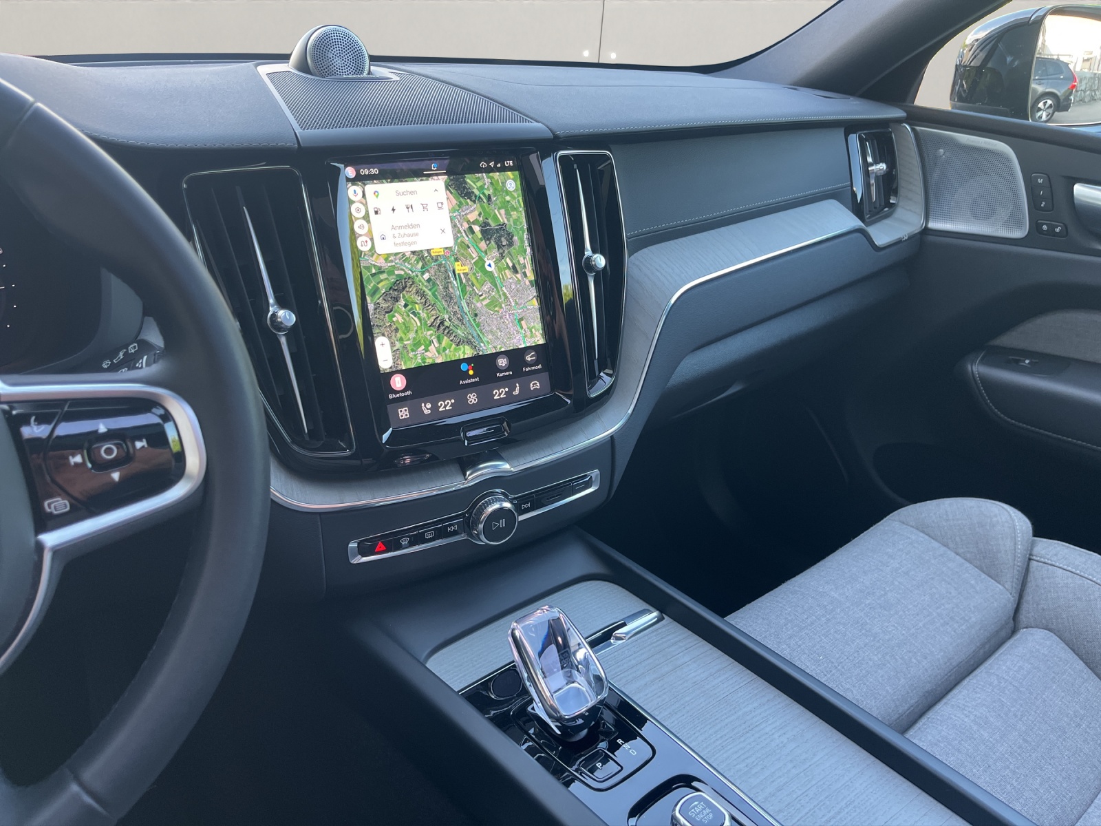 VOLVO XC60 2.0 T8 TE Ultimate Dark eAWD-image-14