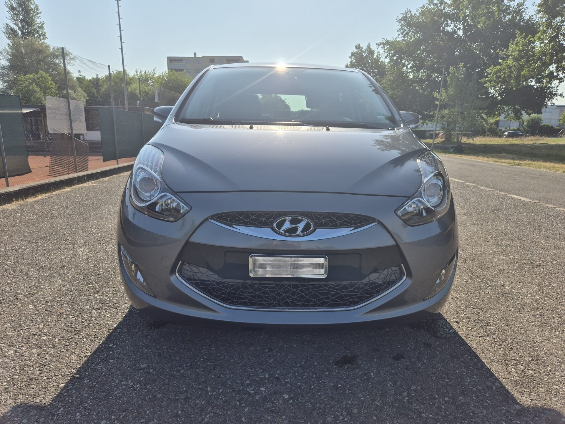HYUNDAI 1.6 Style-image-0