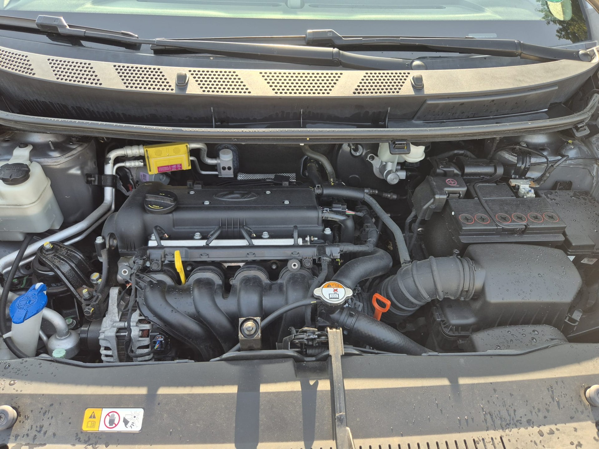 HYUNDAI 1.6 Style-image-5