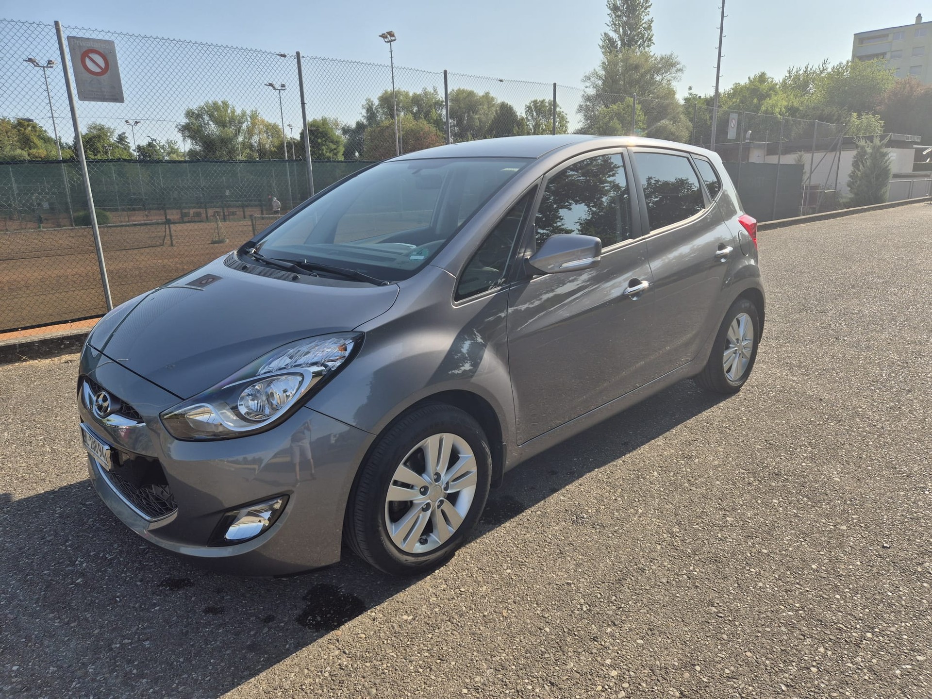HYUNDAI 1.6 Style-image-2