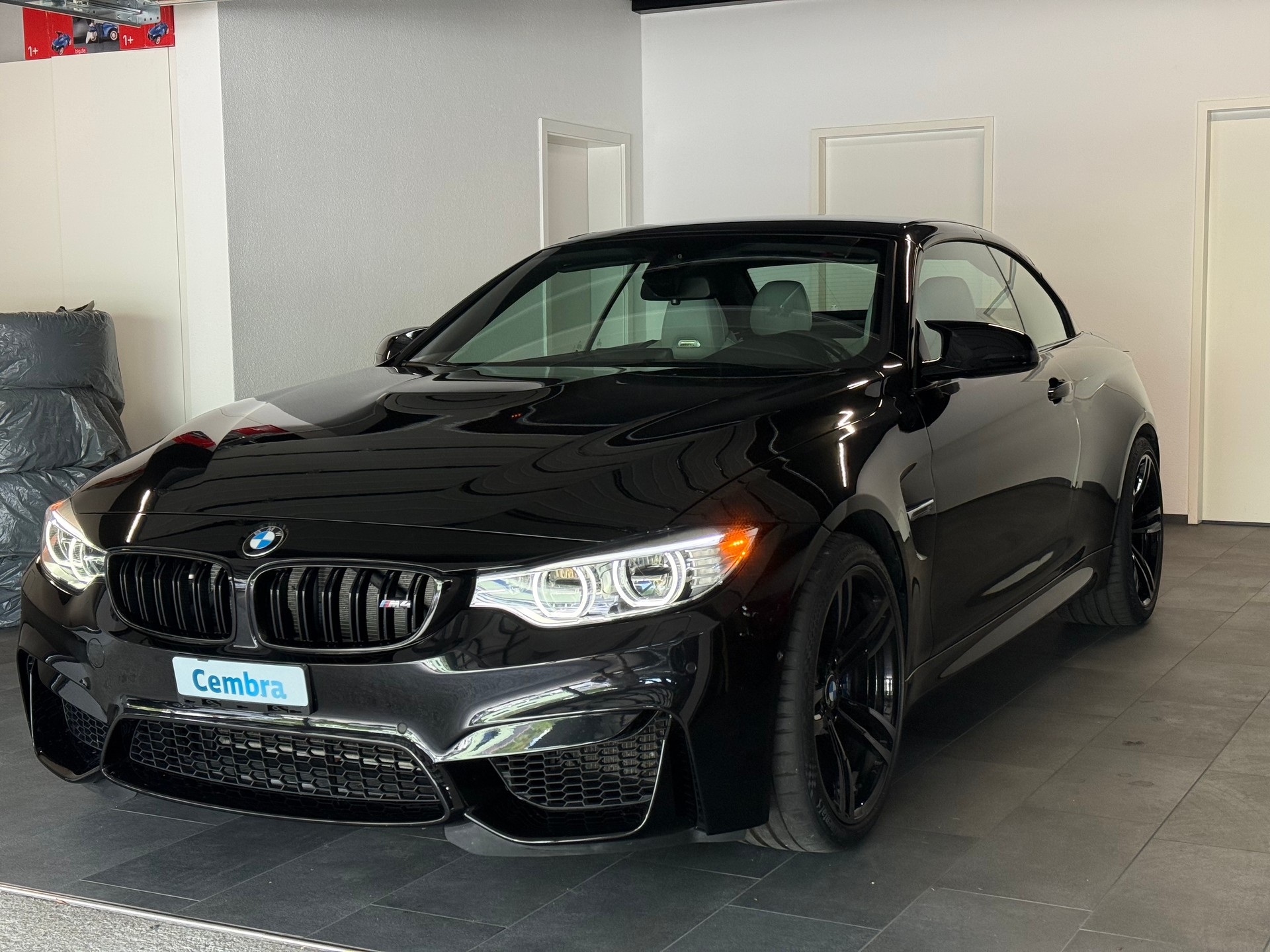 BMW M4 Cabriolet DKG-image-2