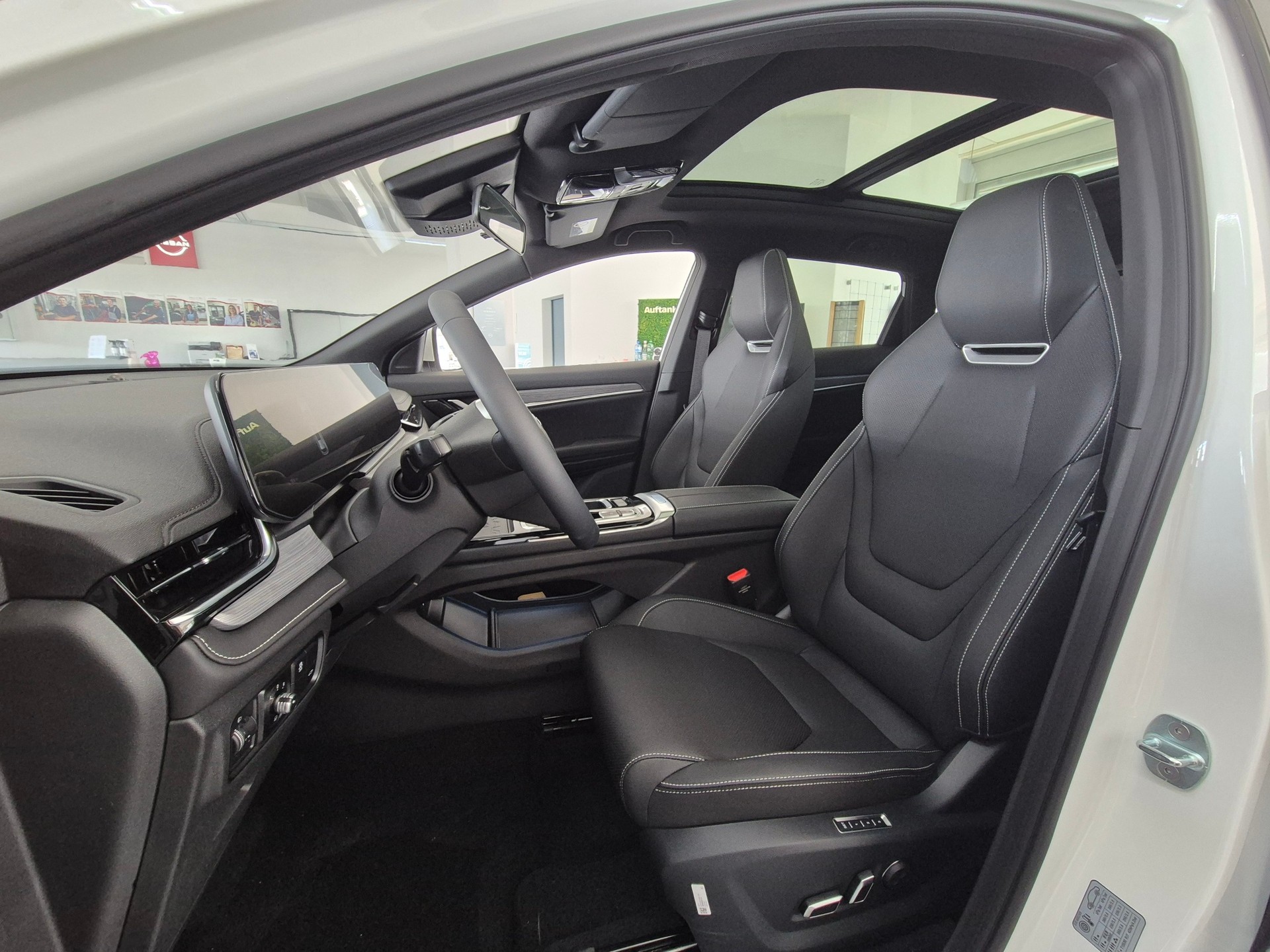 JAC JS6 1.5 PHEV-image-7