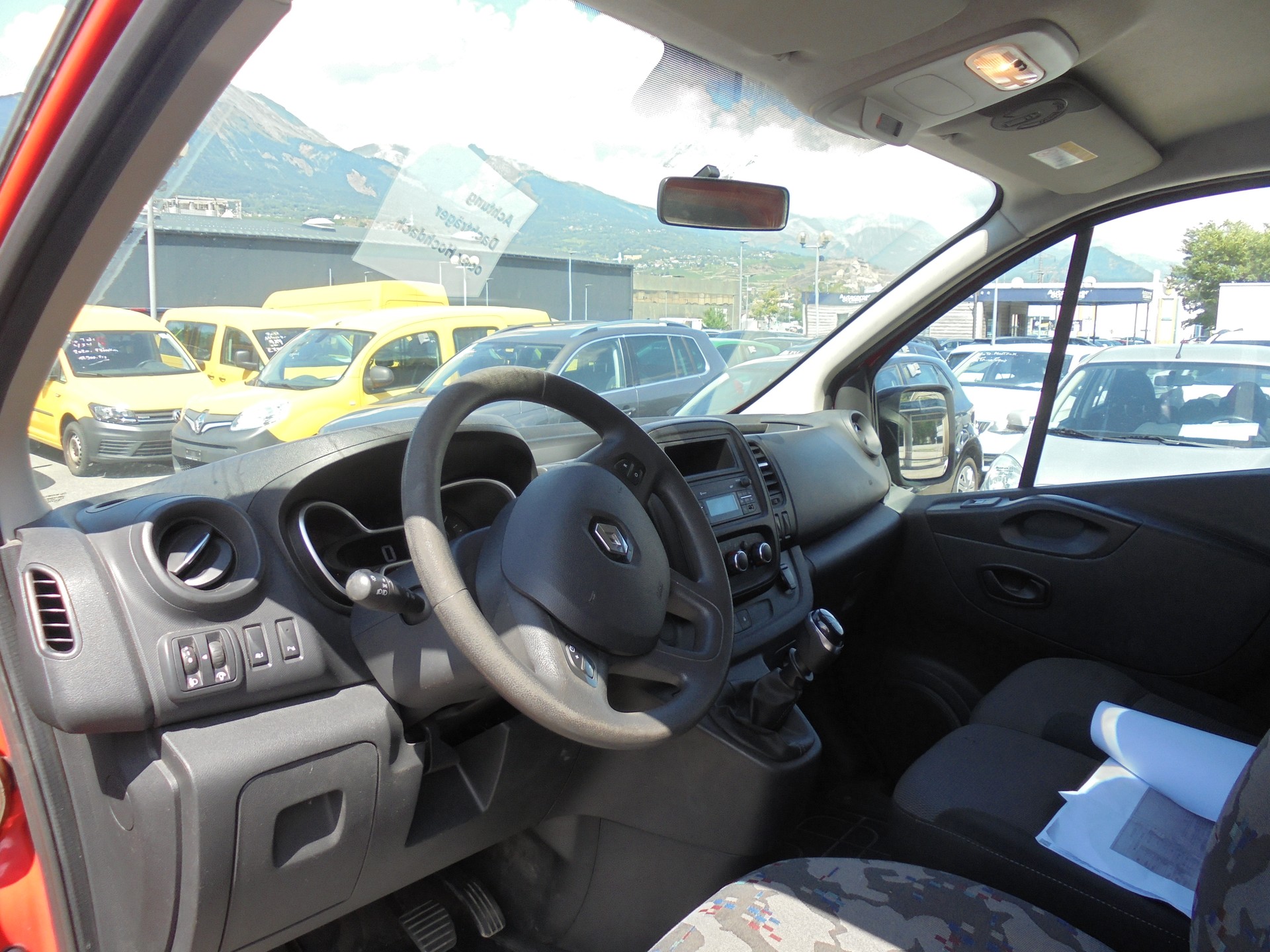 RENAULT Trafic 2.0 Energy dCi 120 3.0t Business L1H1-image-8