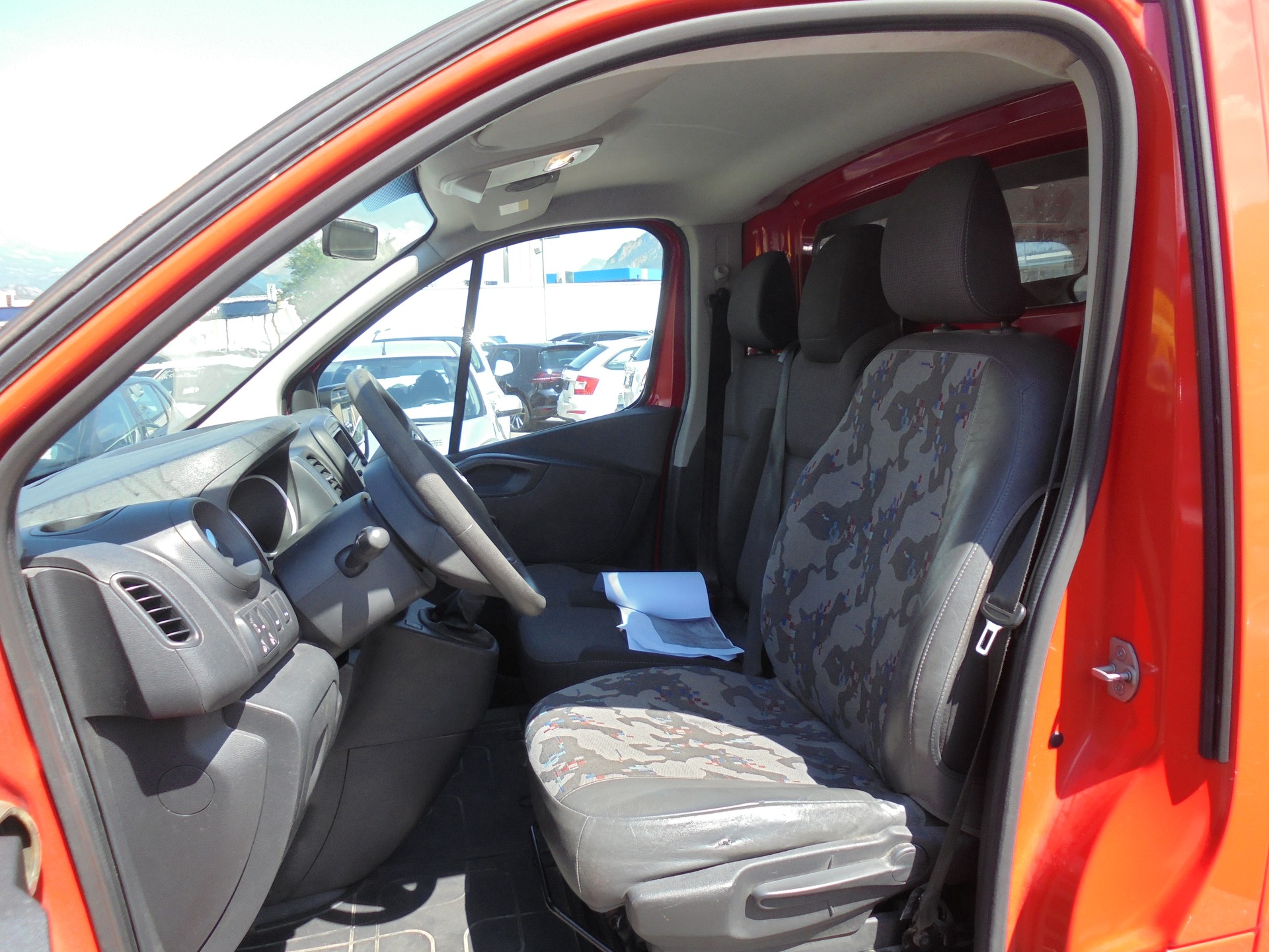 RENAULT Trafic 2.0 Energy dCi 120 3.0t Business L1H1-image-9