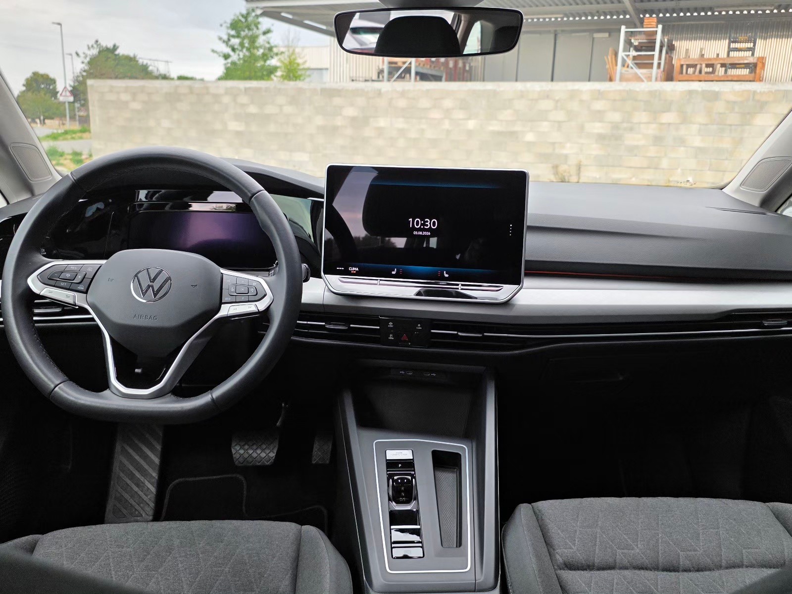VW Golf Variant 1.5 eTSI mHEV Life DSG-image-10