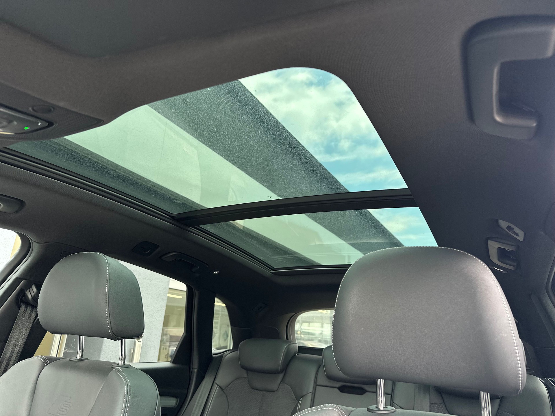 AUDI Q5 40 TDI quattro S-tronic-image-15